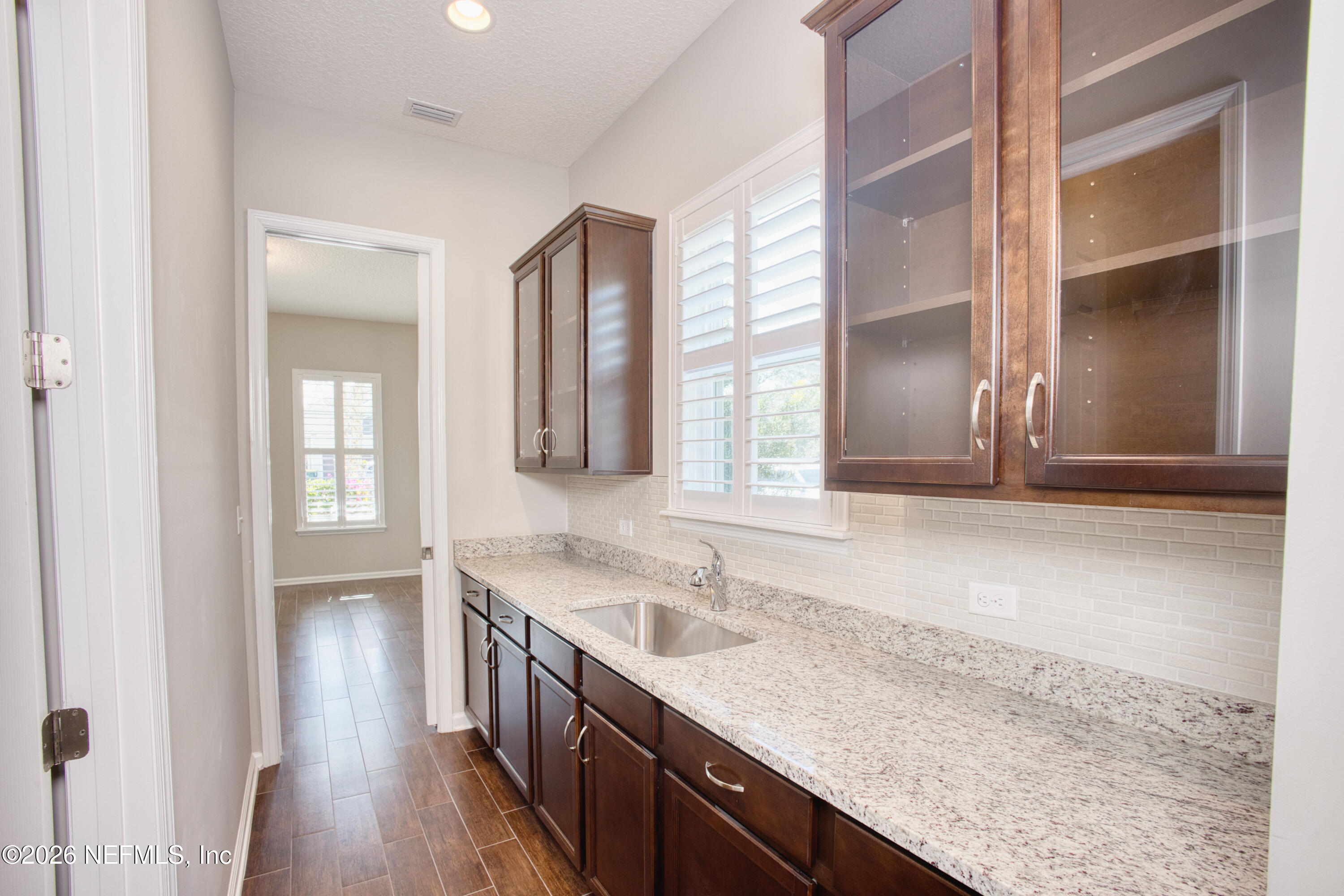 3800 CROSSVIEW Drive