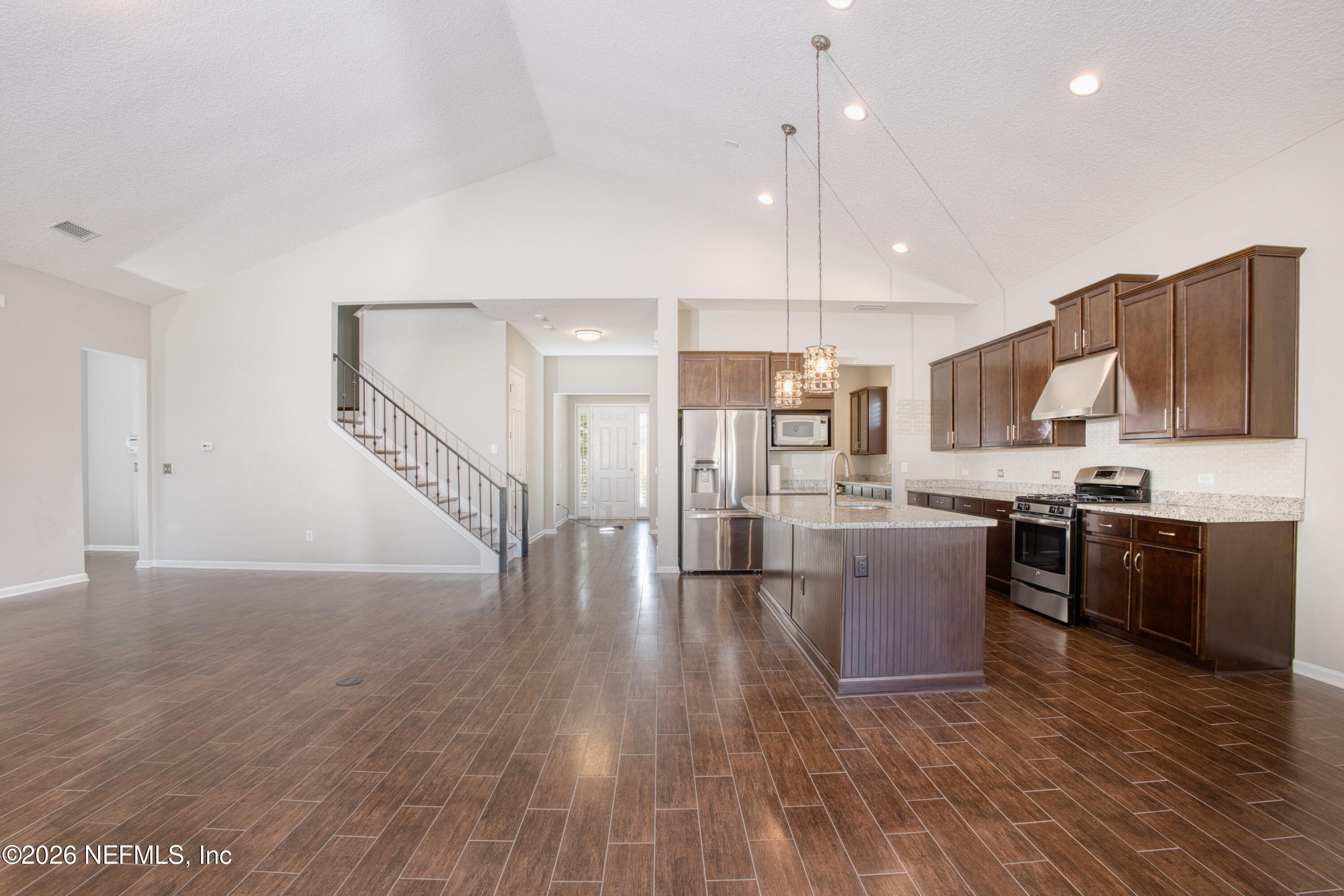 3800 CROSSVIEW Drive