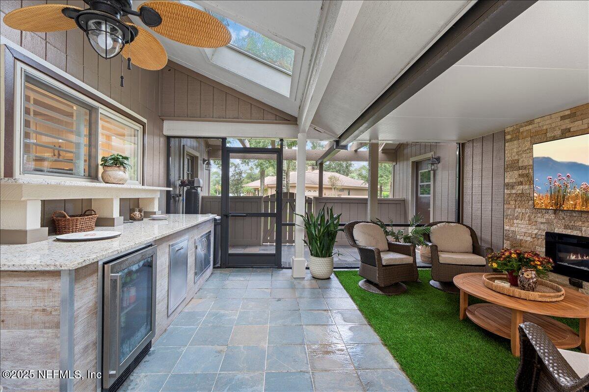 7992 GREEN GLADE Road