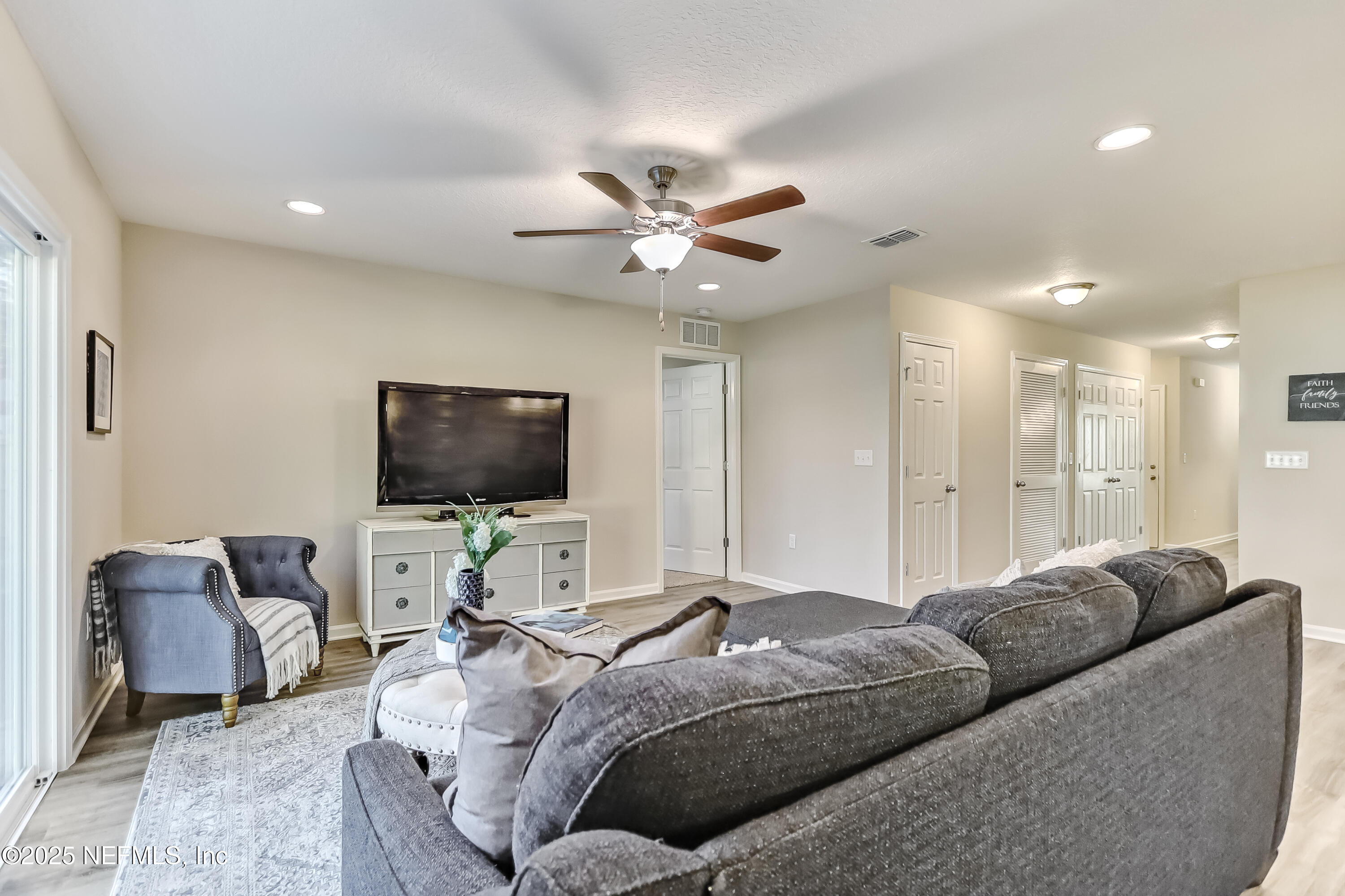 2398 GLEN GARDNER Drive