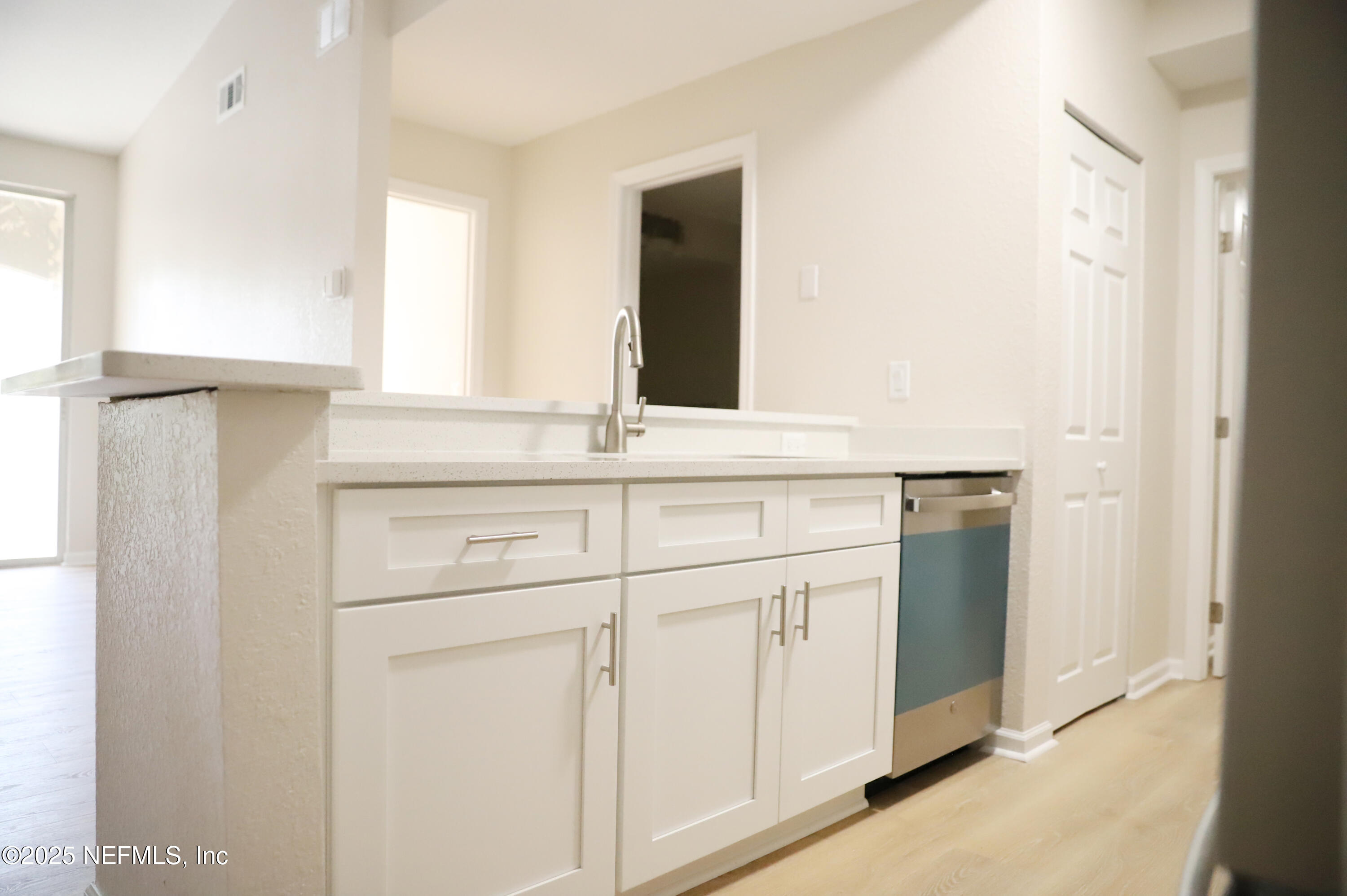 10075 GATE Parkway N 1806