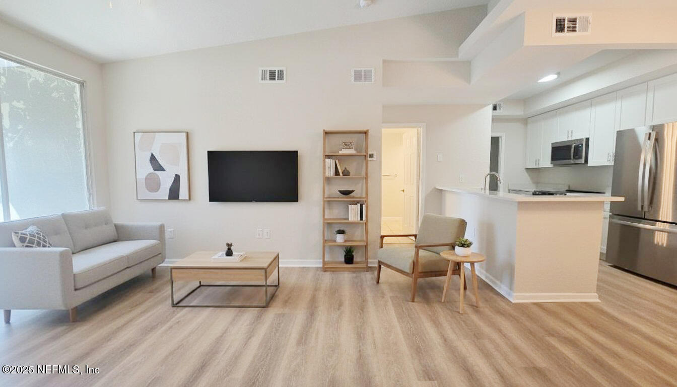 10075 GATE Parkway N 1806