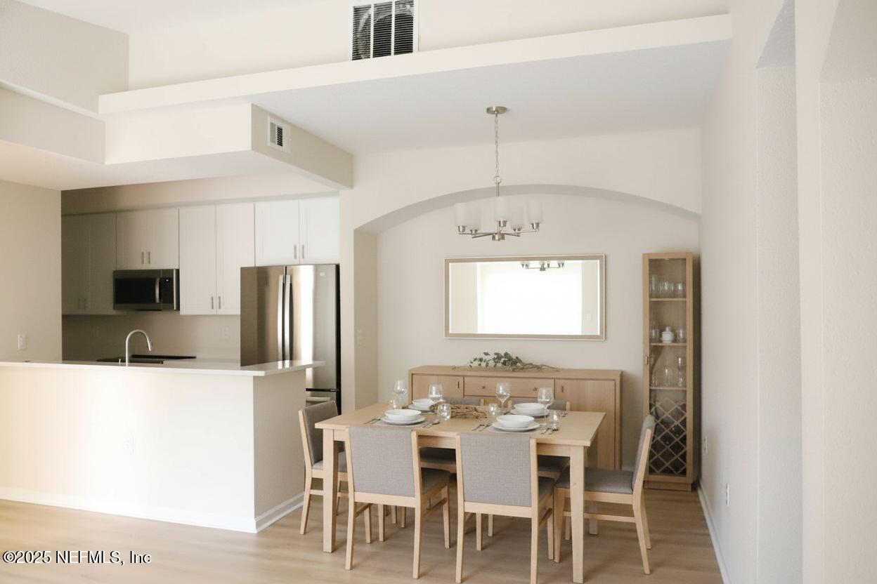 10075 GATE Parkway N 1806