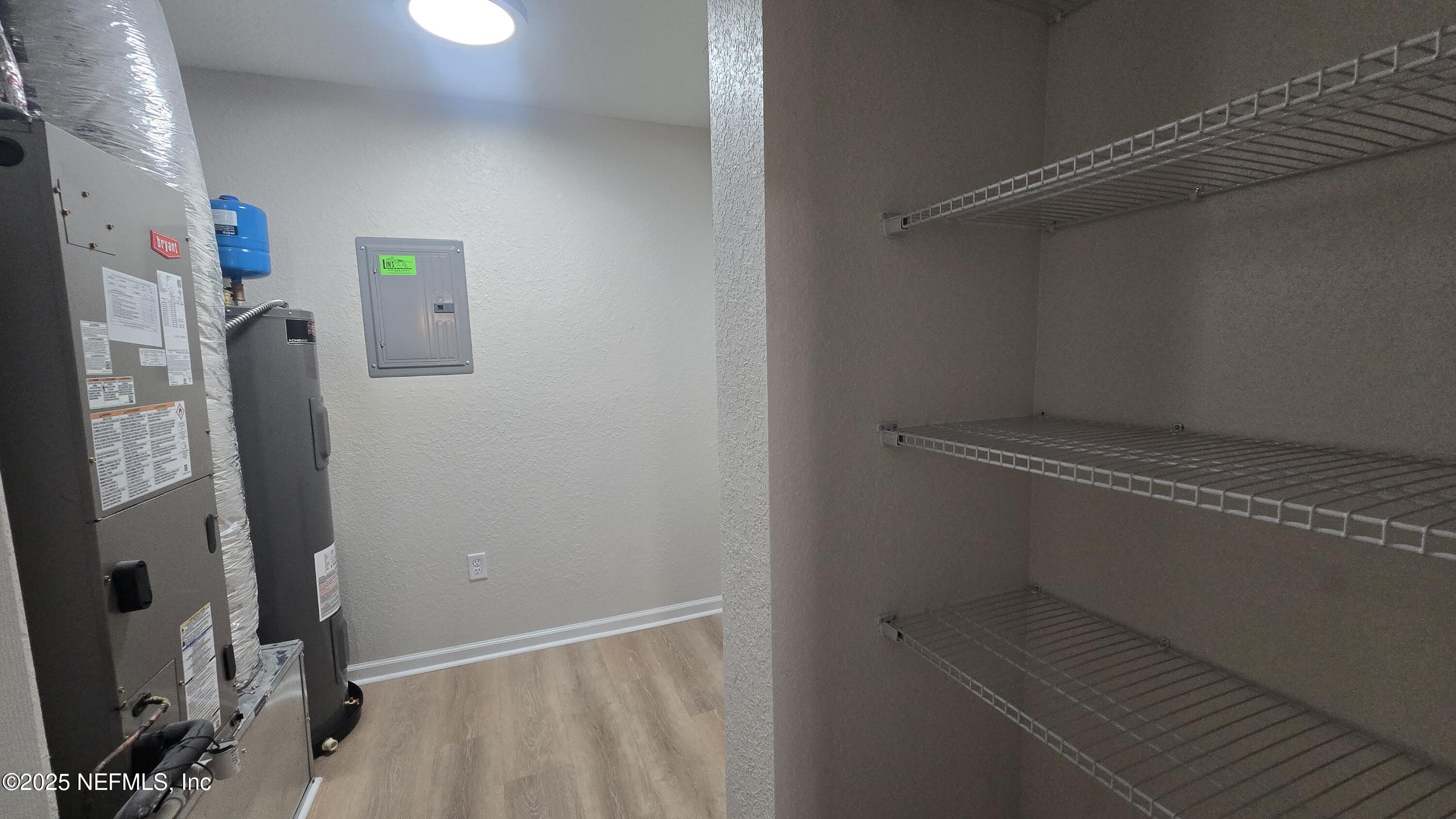 10075 GATE Parkway N 1806