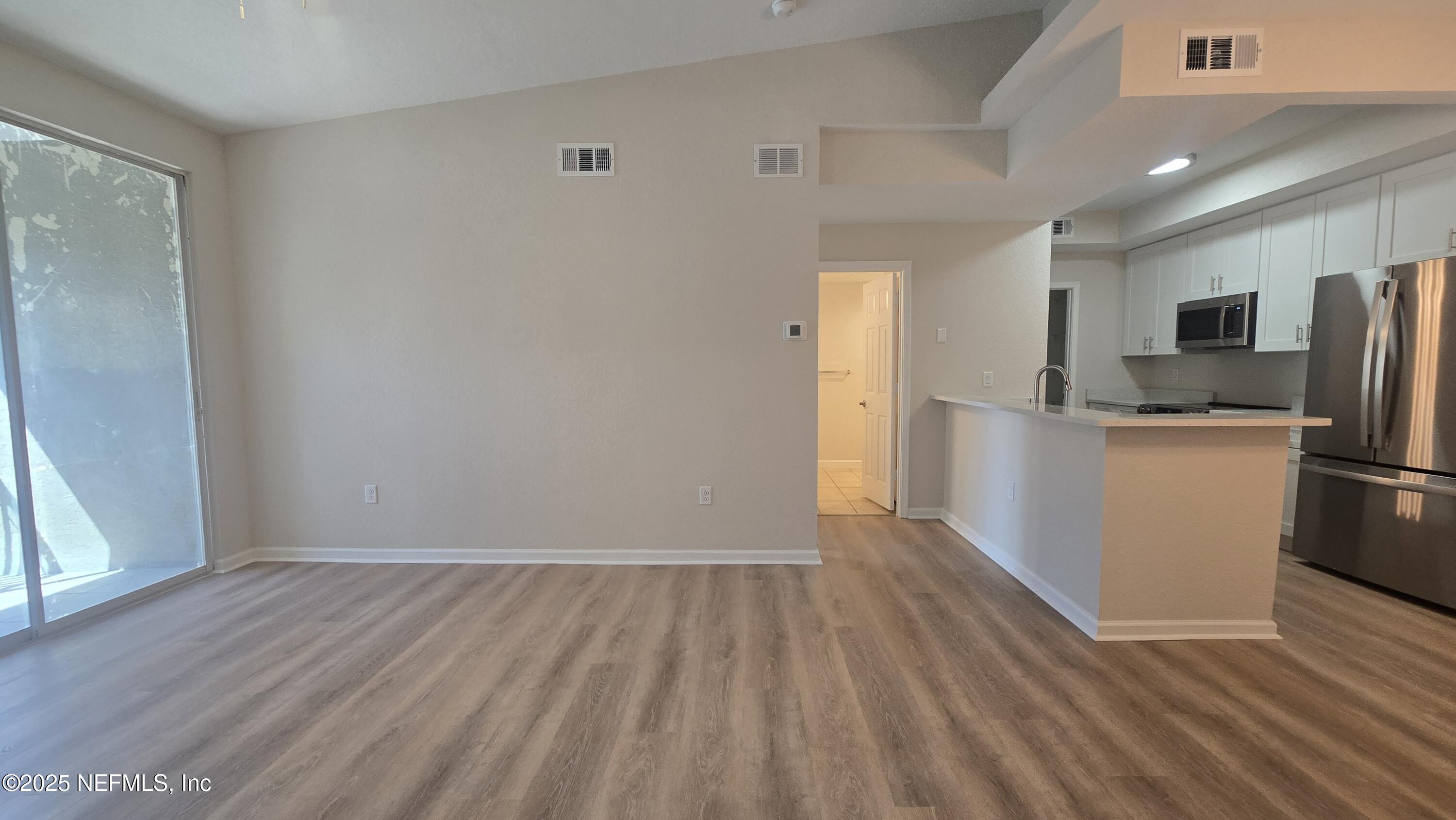 10075 GATE Parkway N 1806