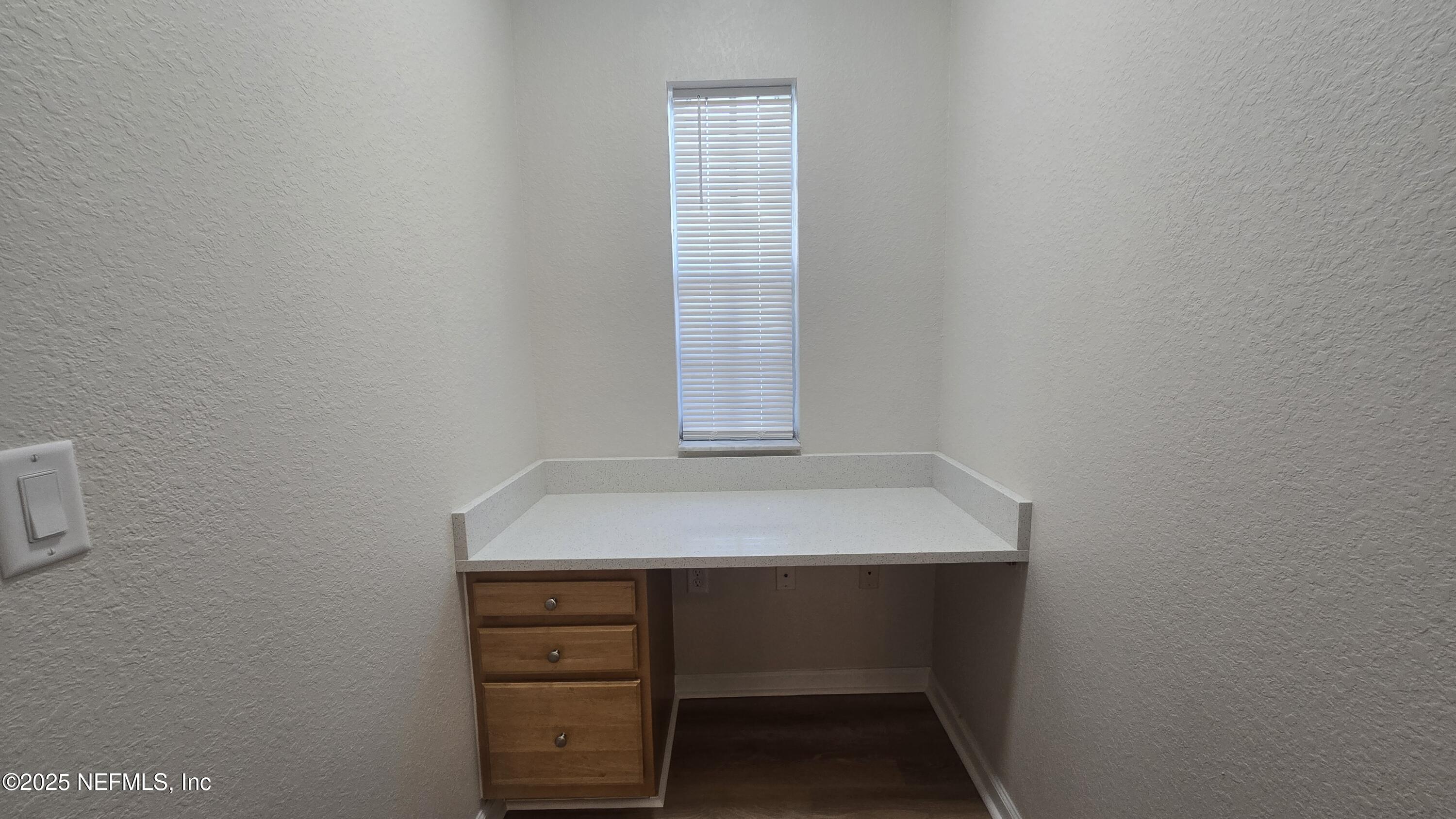 10075 GATE Parkway N 1806