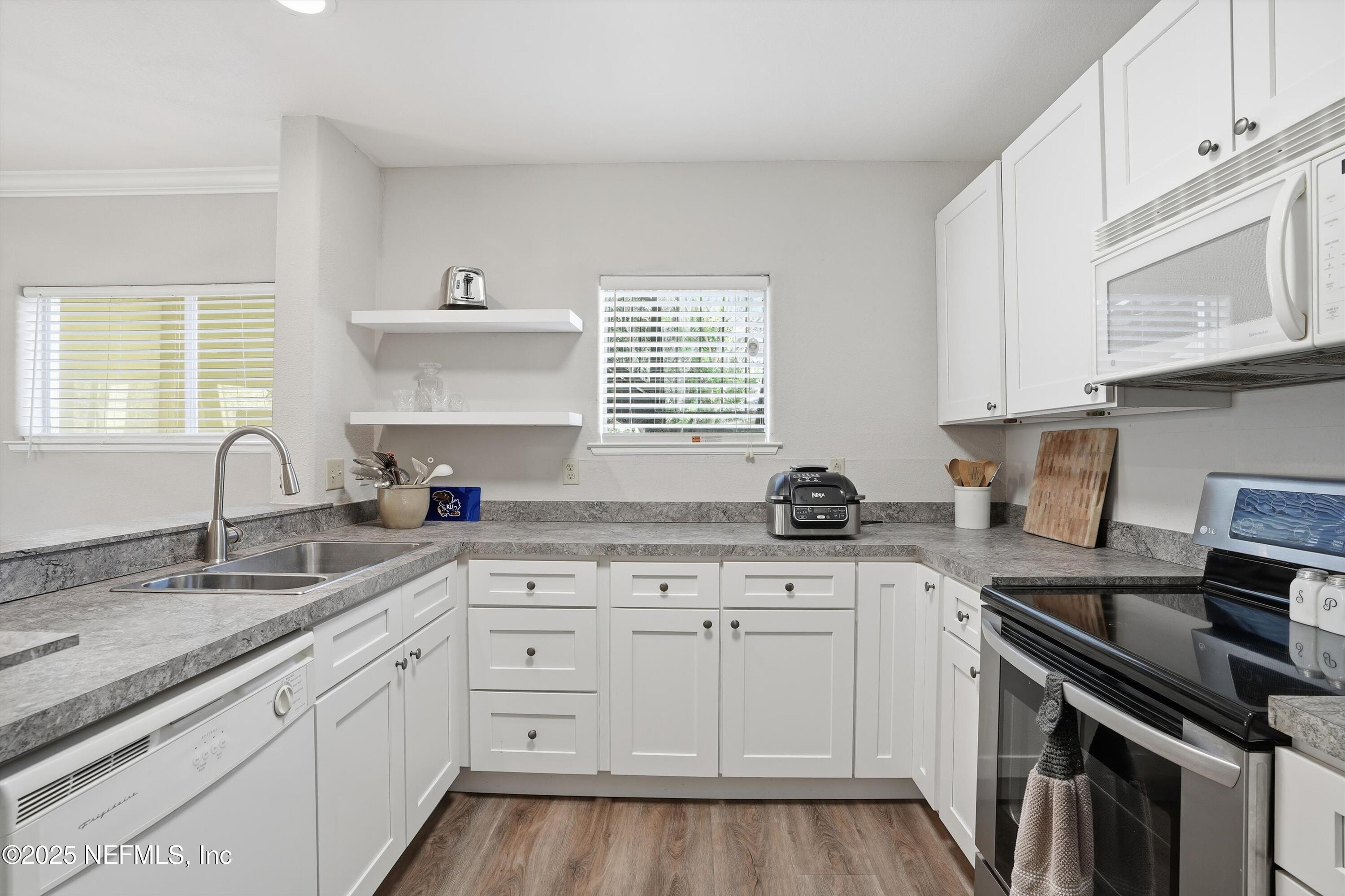 1800 THE GREENS Way, 1803, Jacksonville Beach Unit: 1803