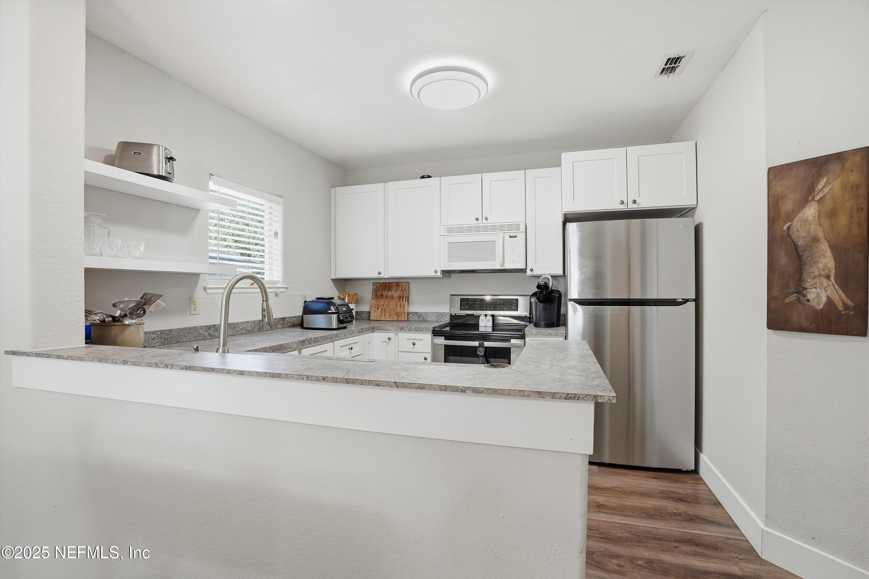 1800 THE GREENS Way, 1803, Jacksonville Beach Unit: 1803