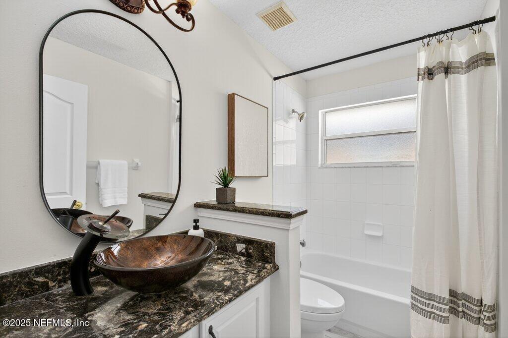 3528 BAY ISLAND Circle