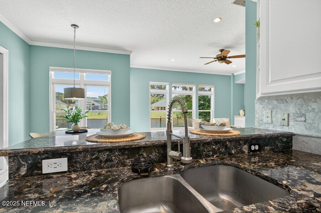 3528 BAY ISLAND Circle