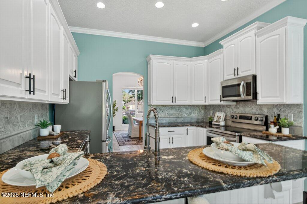 3528 BAY ISLAND Circle