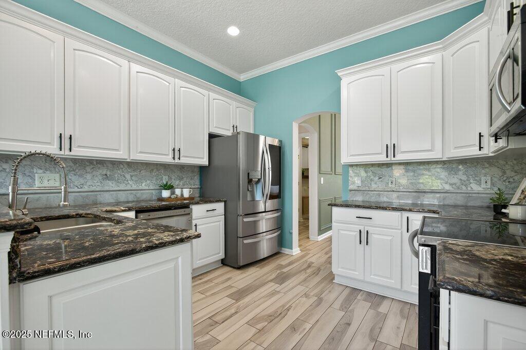 3528 BAY ISLAND Circle