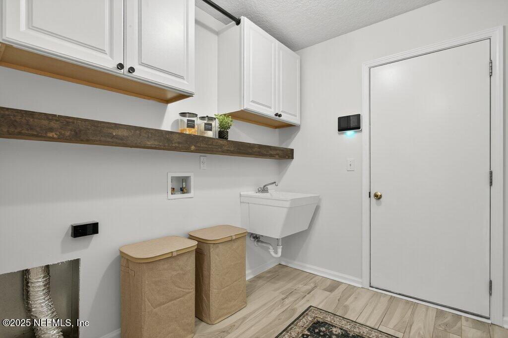 3528 BAY ISLAND Circle