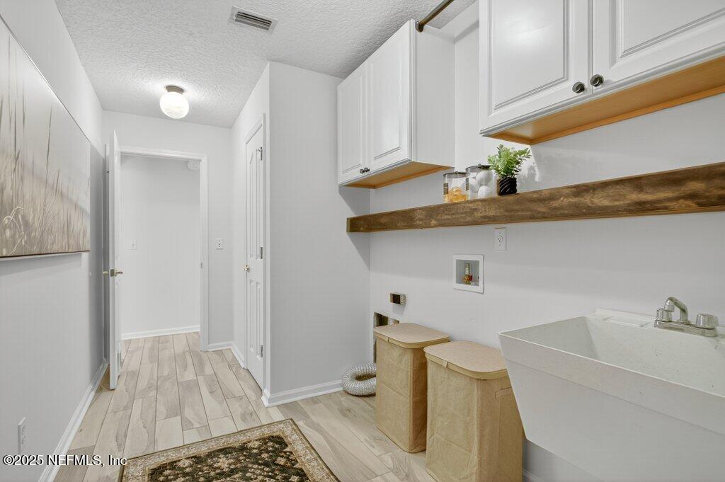 3528 BAY ISLAND Circle