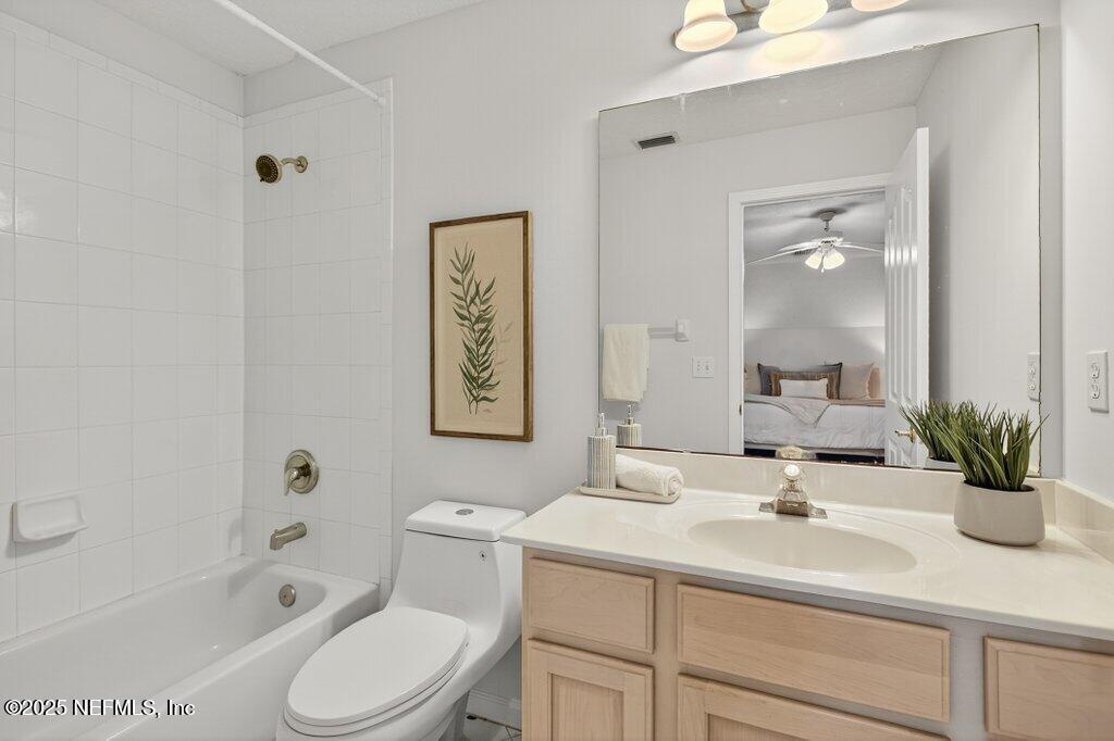 3528 BAY ISLAND Circle