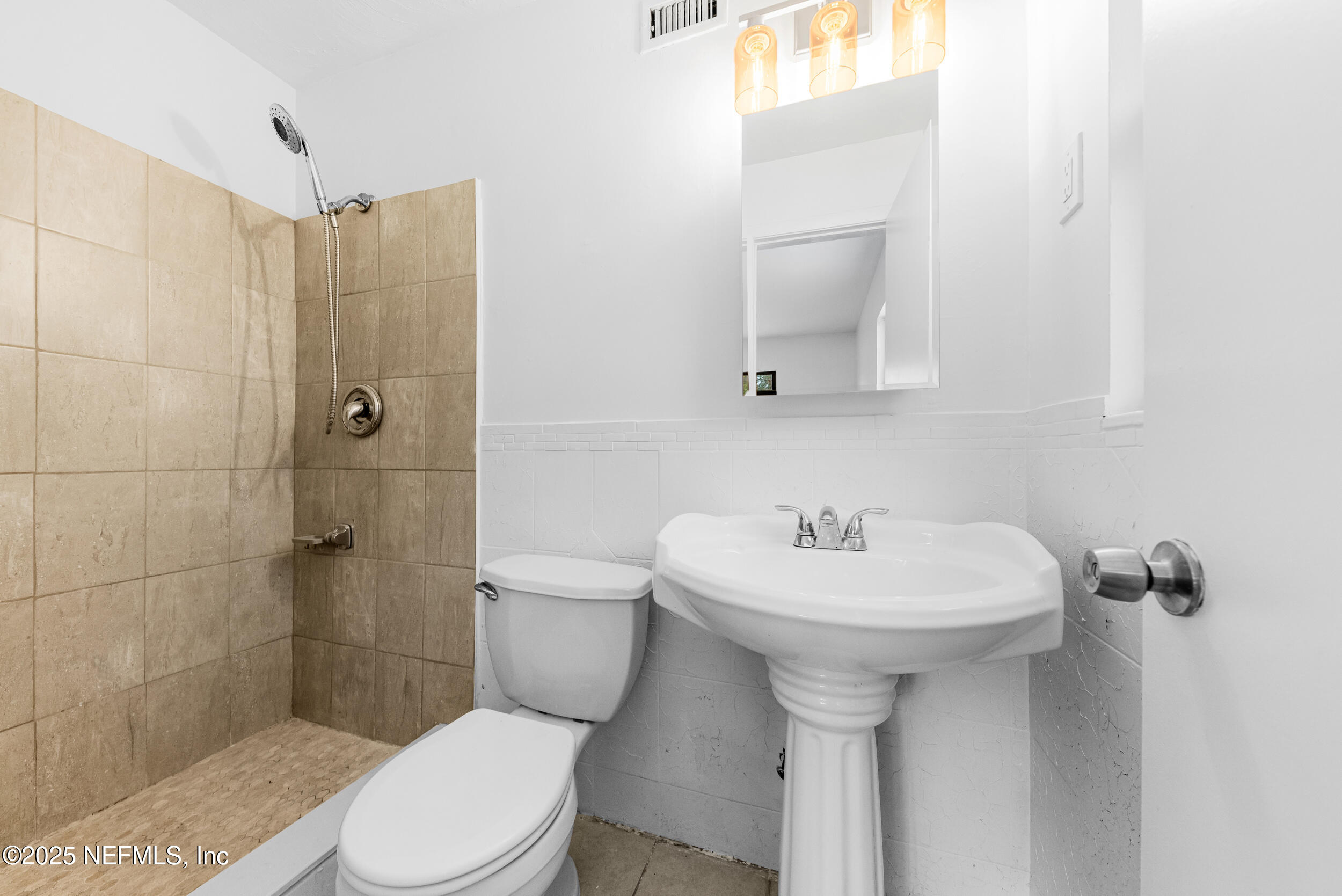 1116 PALISADES Drive