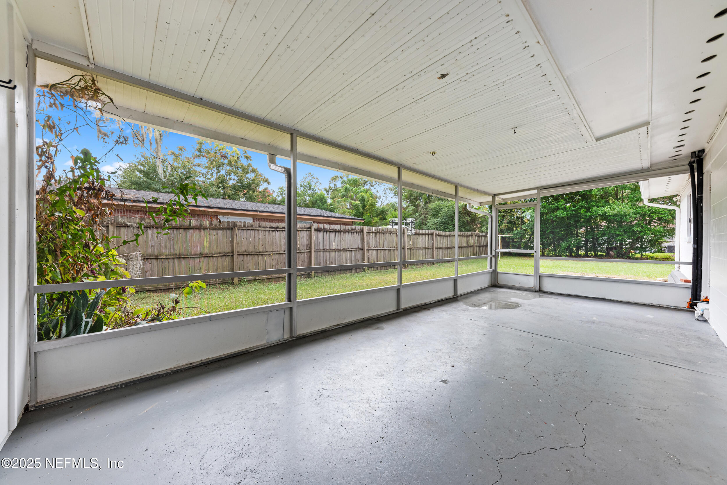 1116 PALISADES Drive