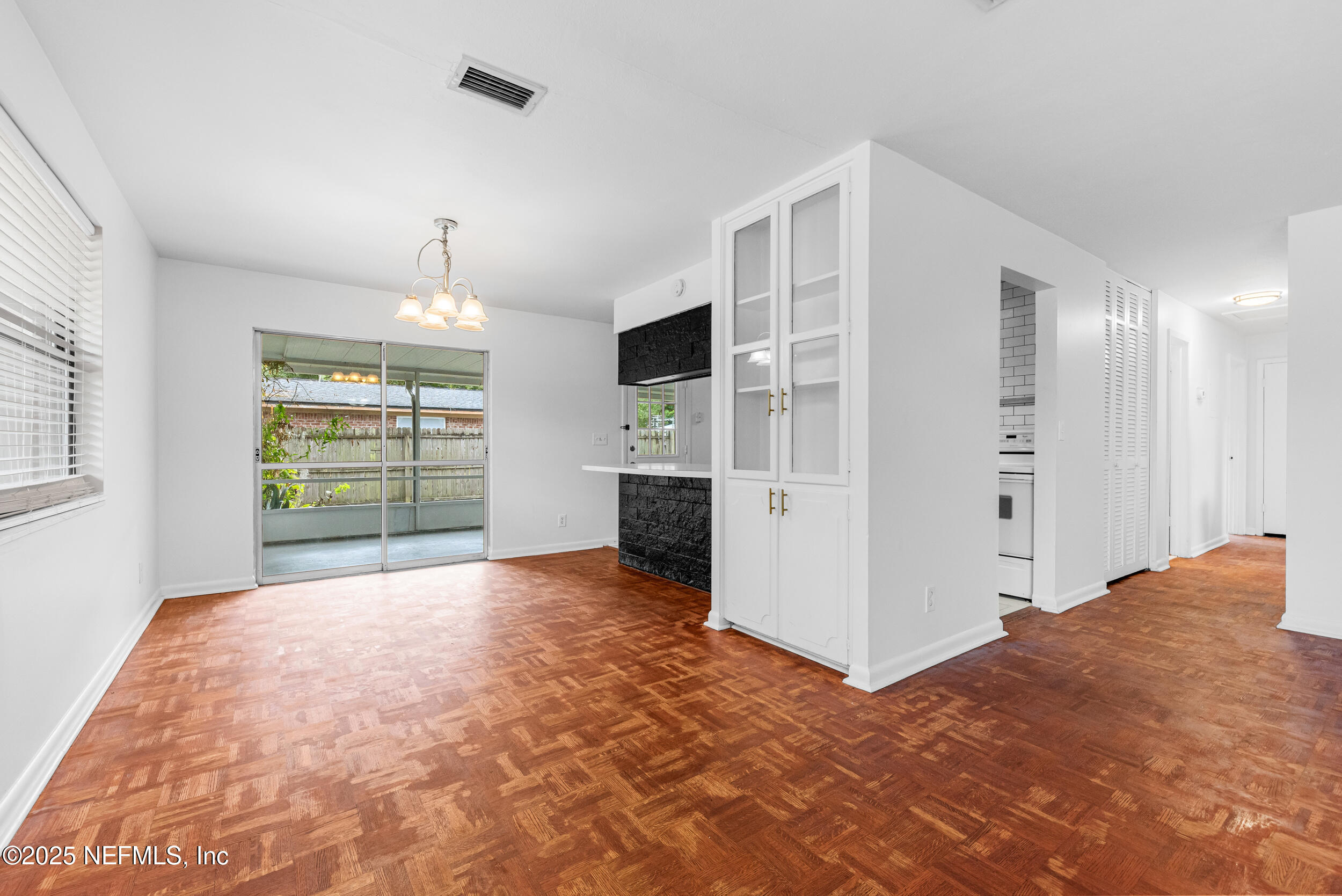 1116 PALISADES Drive