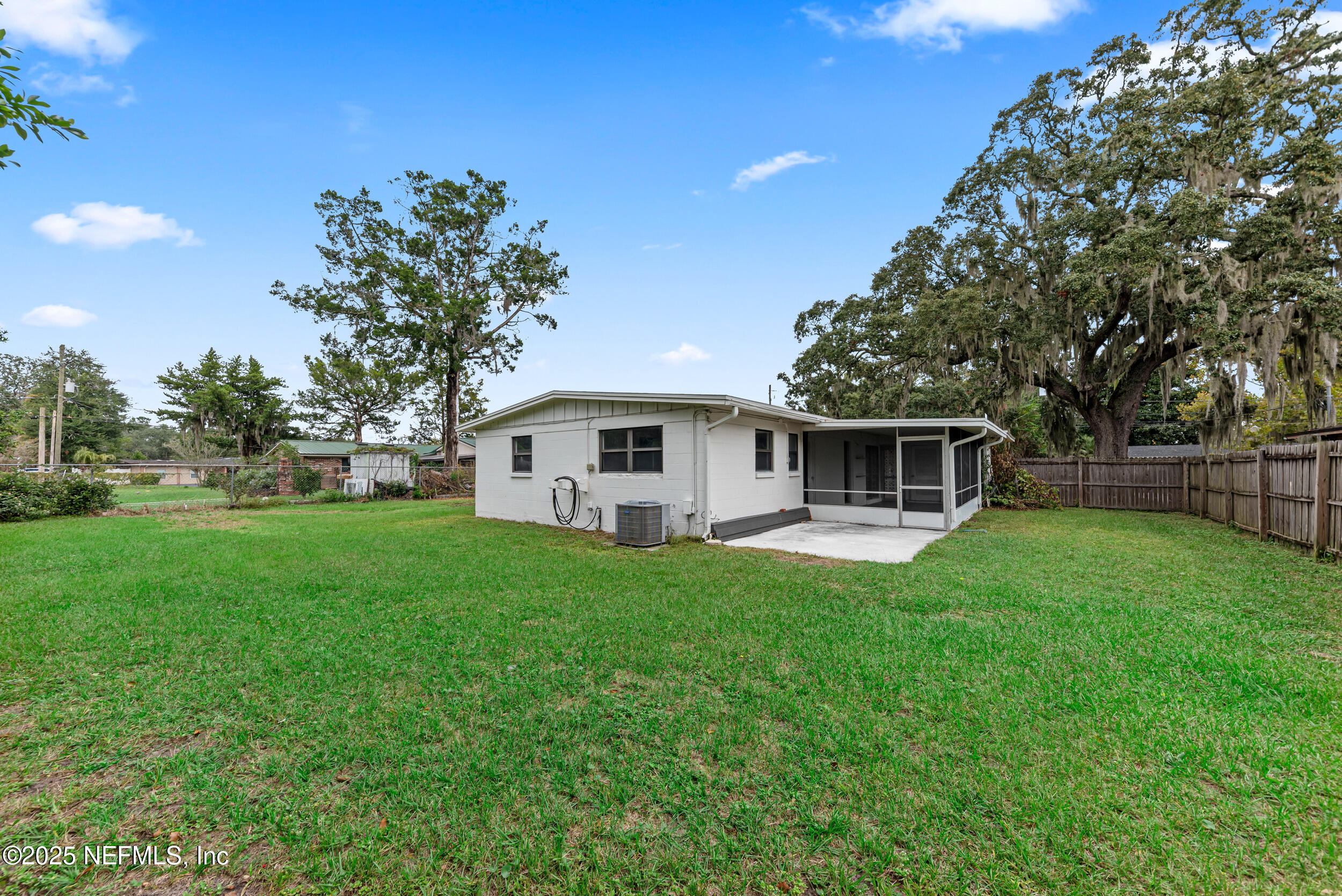 1116 PALISADES Drive