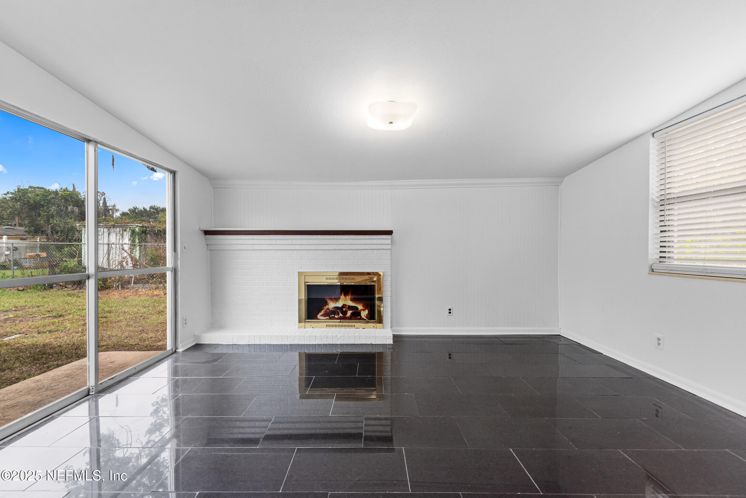 1116 PALISADES Drive