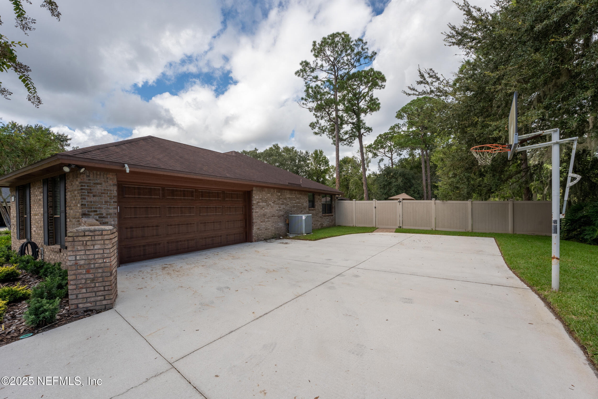 1627 RIVERGATE Trail