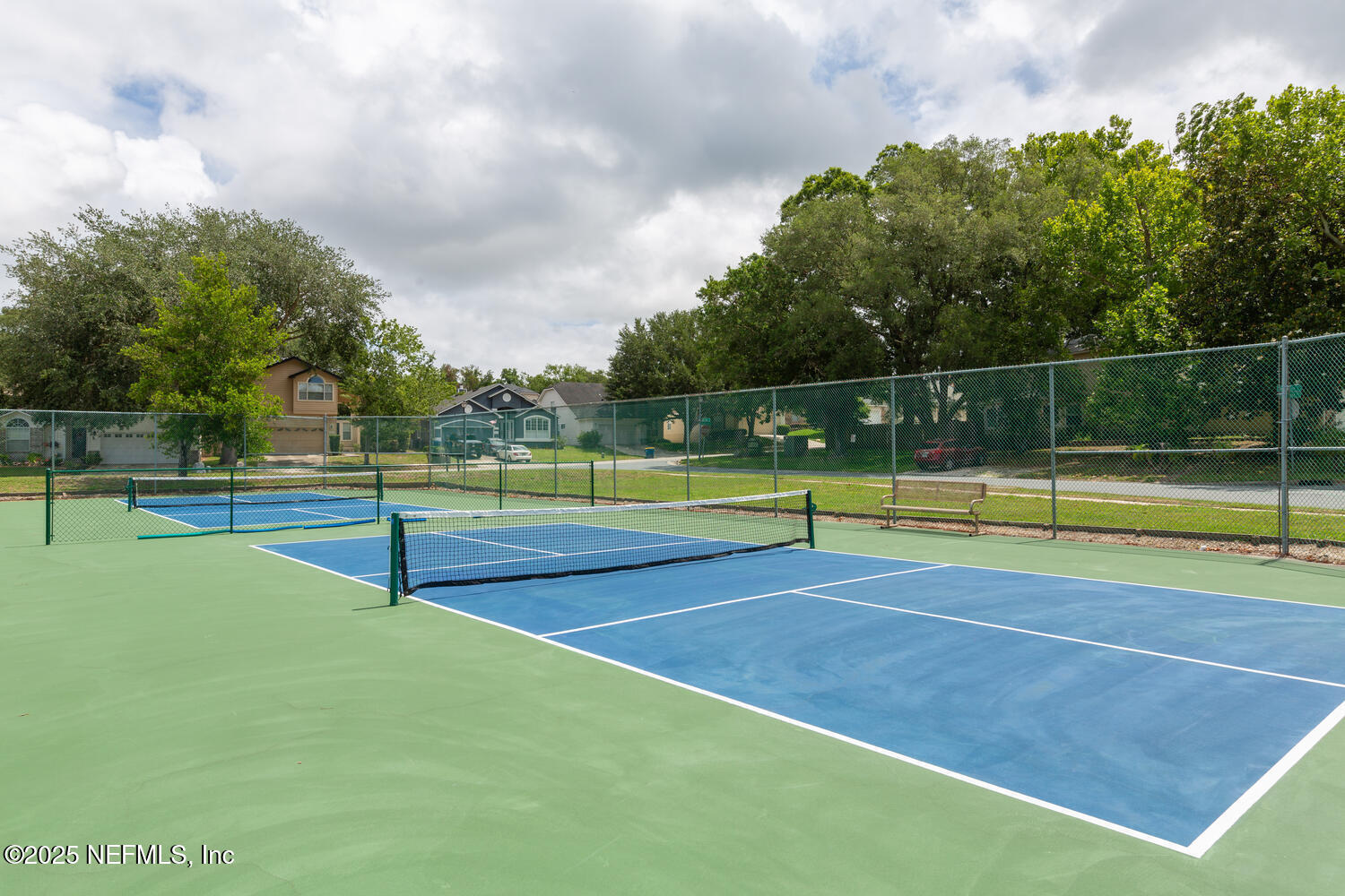 3911 MEADOWVIEW Drive N