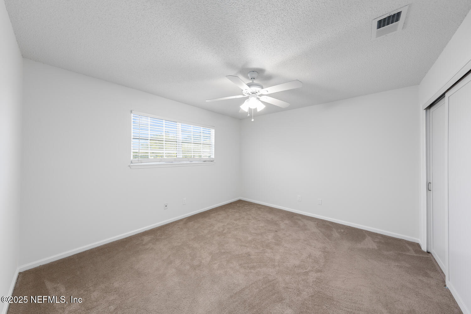 3911 MEADOWVIEW Drive N