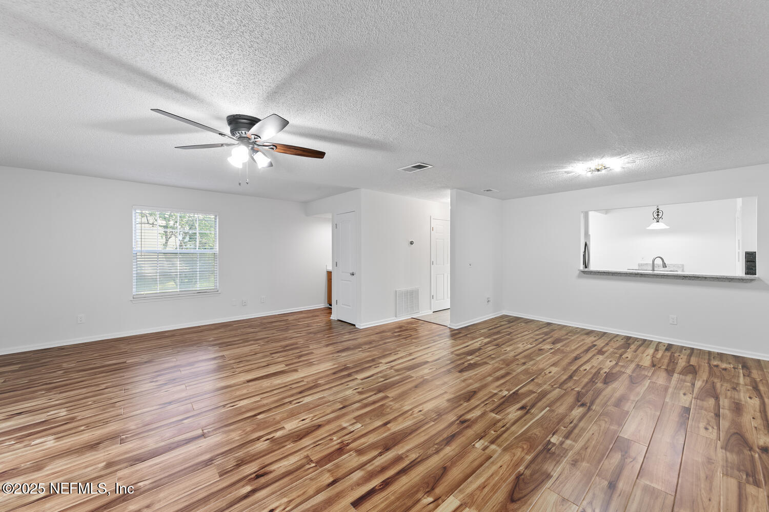 3911 MEADOWVIEW Drive N