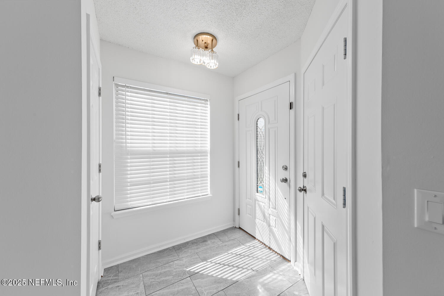 3911 MEADOWVIEW Drive N