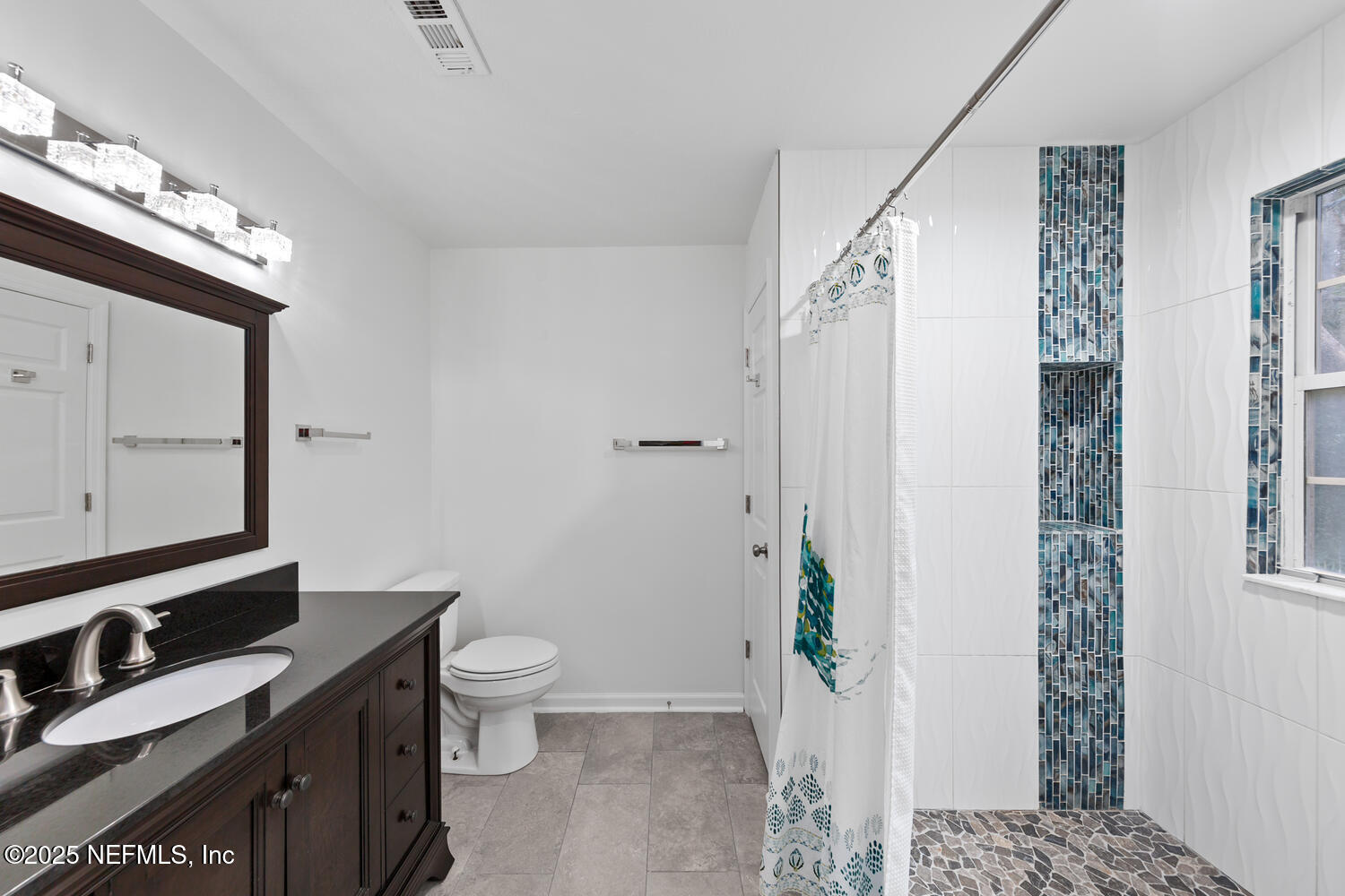 3911 MEADOWVIEW Drive N