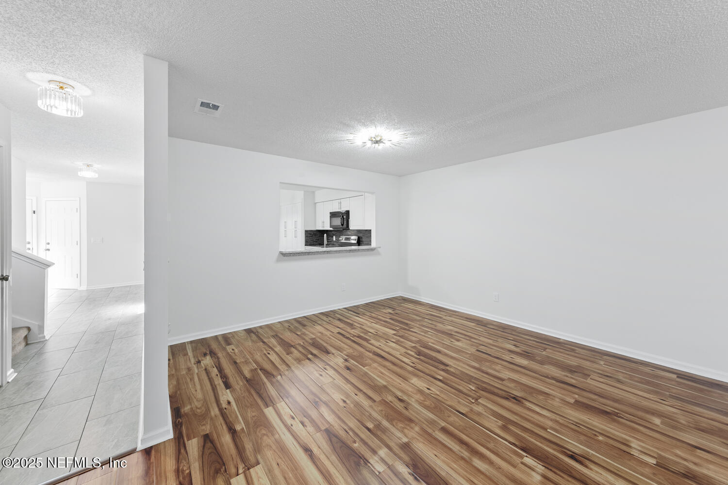 3911 MEADOWVIEW Drive N