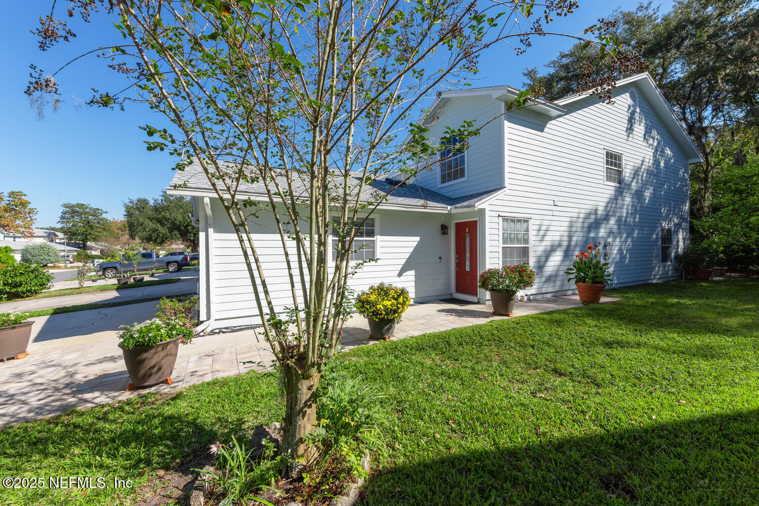 3911 MEADOWVIEW Drive N