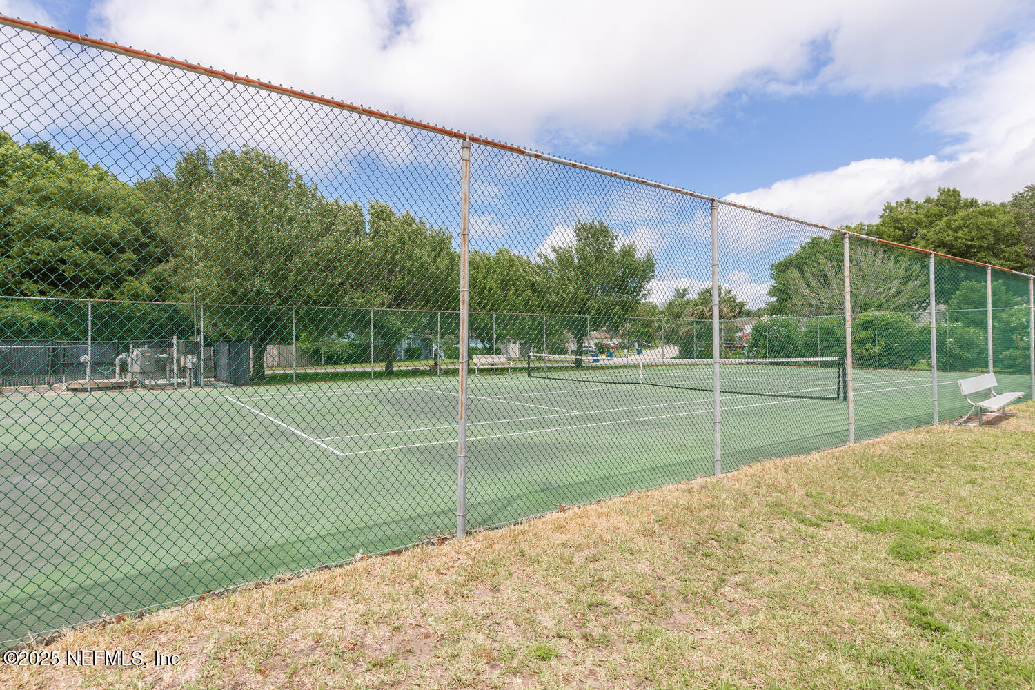 3911 MEADOWVIEW Drive N