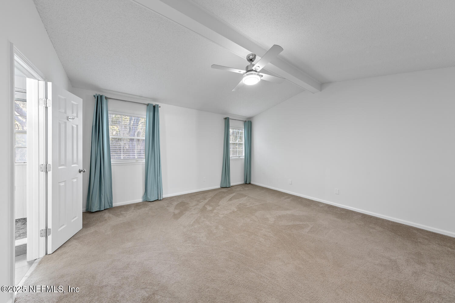 3911 MEADOWVIEW Drive N