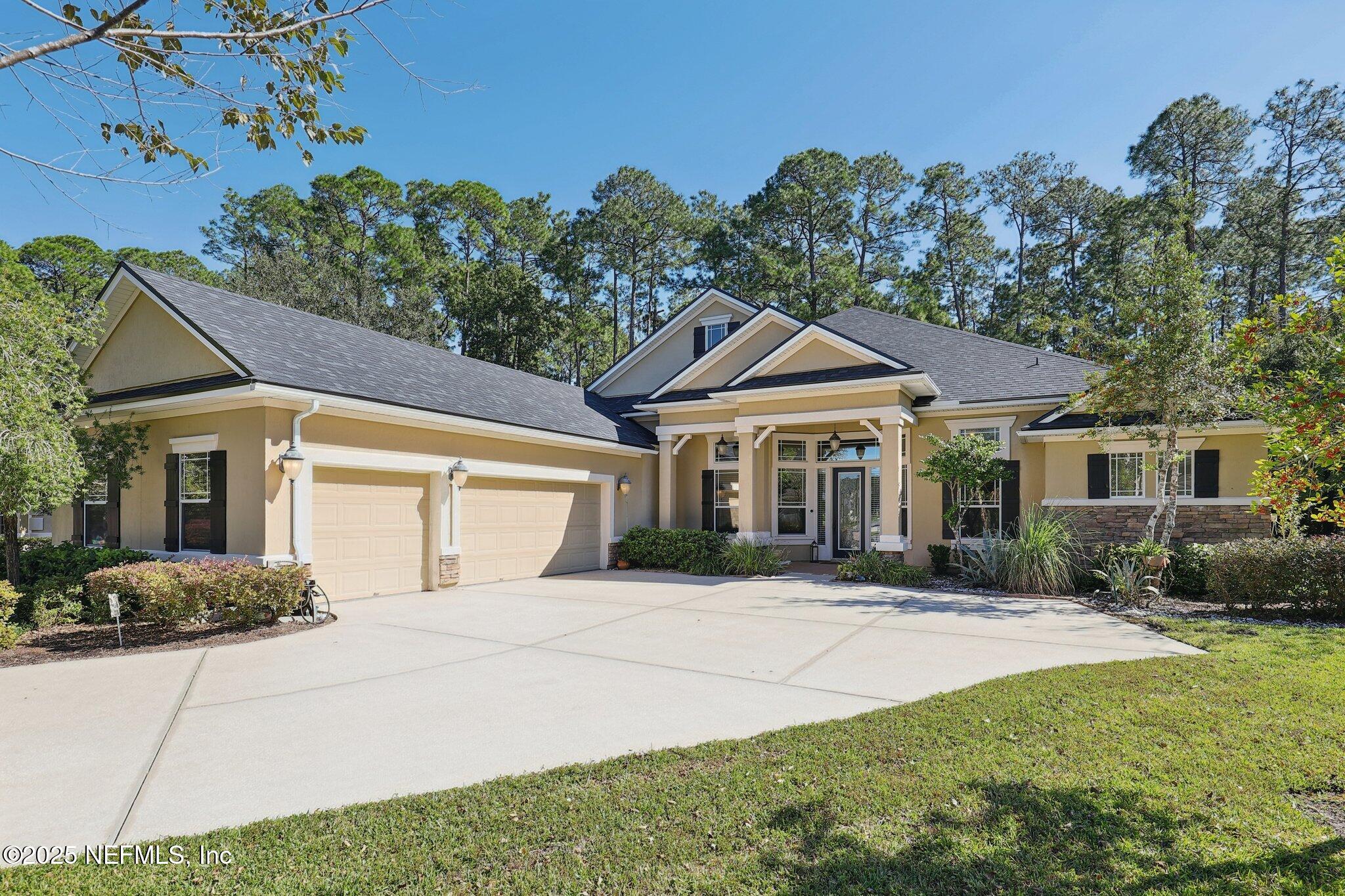 1113 DANDRIDGE Lane E