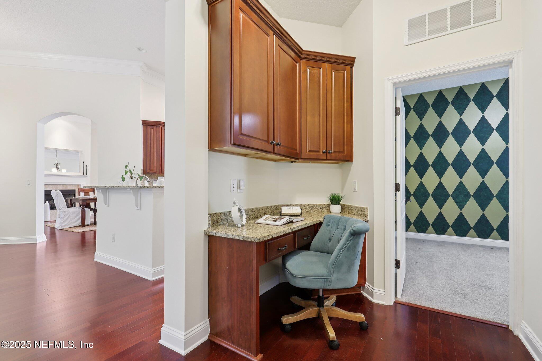 1113 DANDRIDGE Lane E