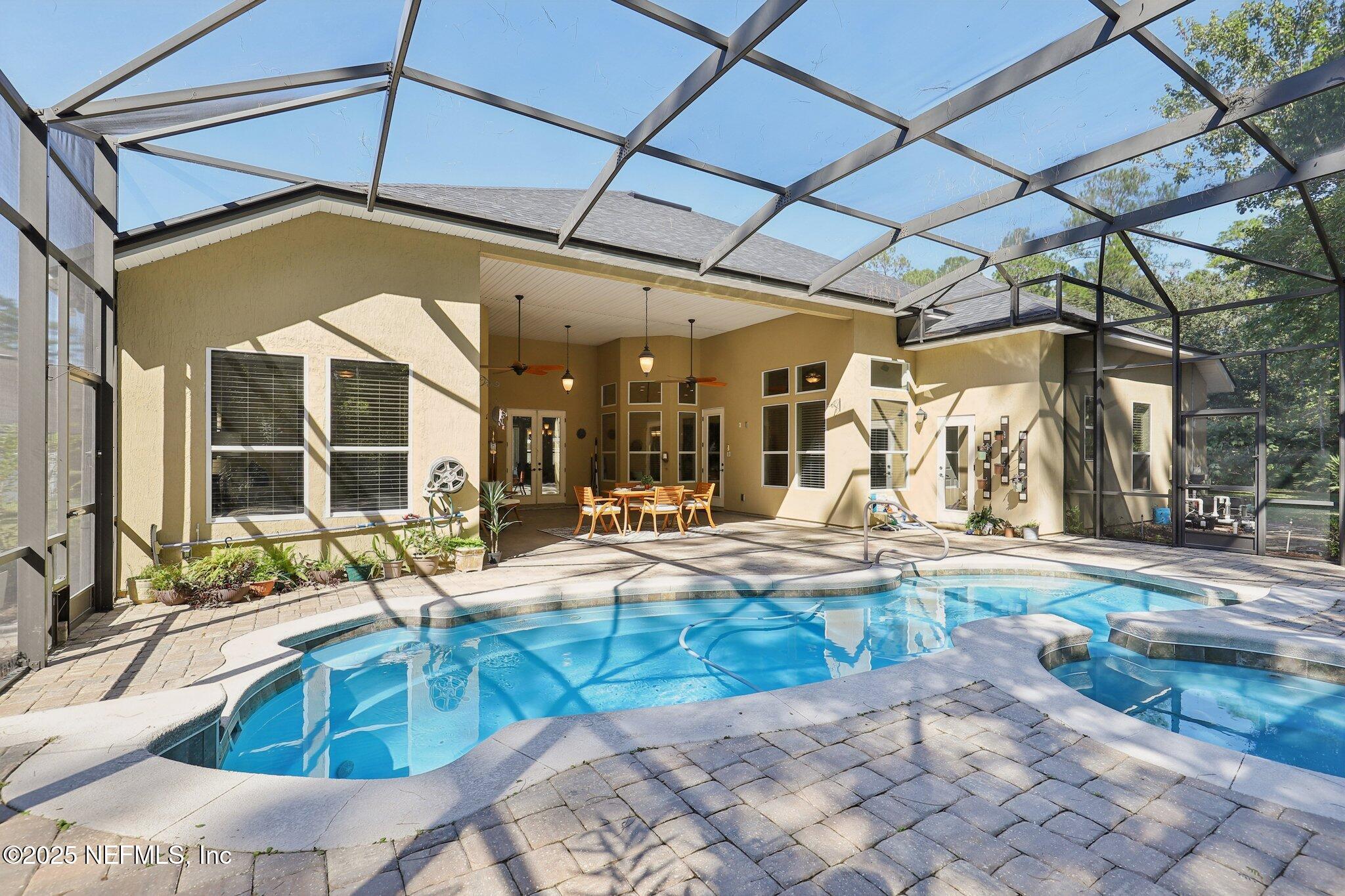 1113 DANDRIDGE Lane E