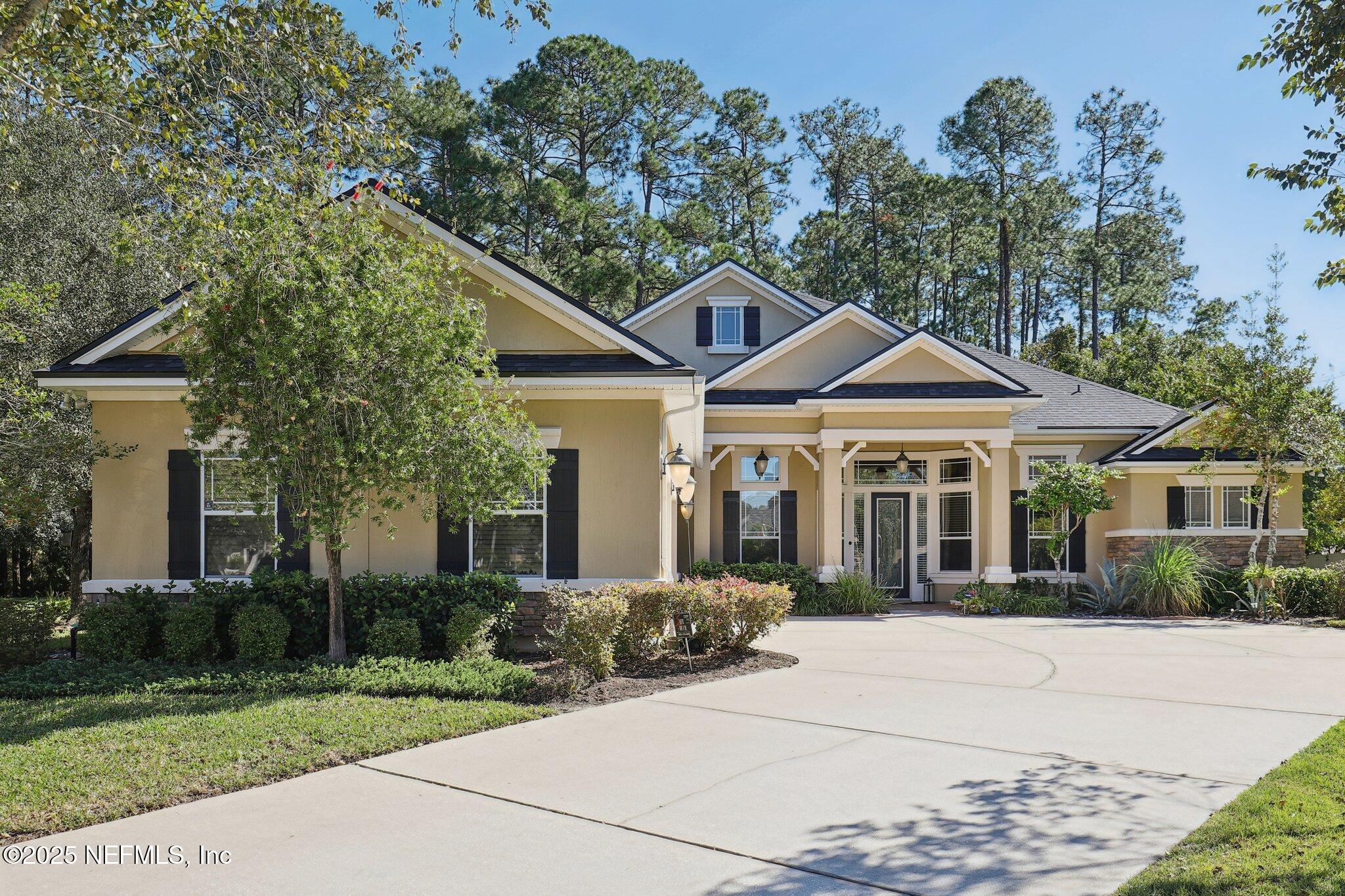 1113 DANDRIDGE Lane E