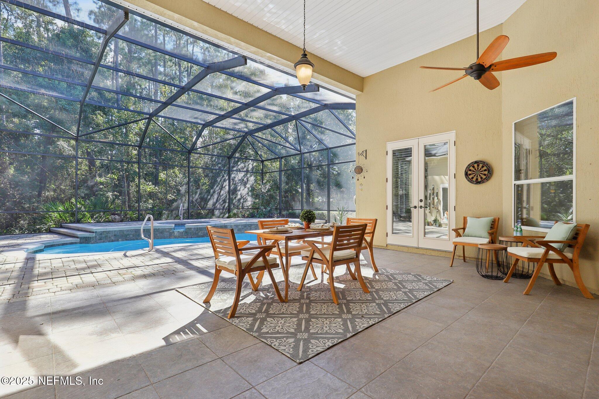 1113 DANDRIDGE Lane E