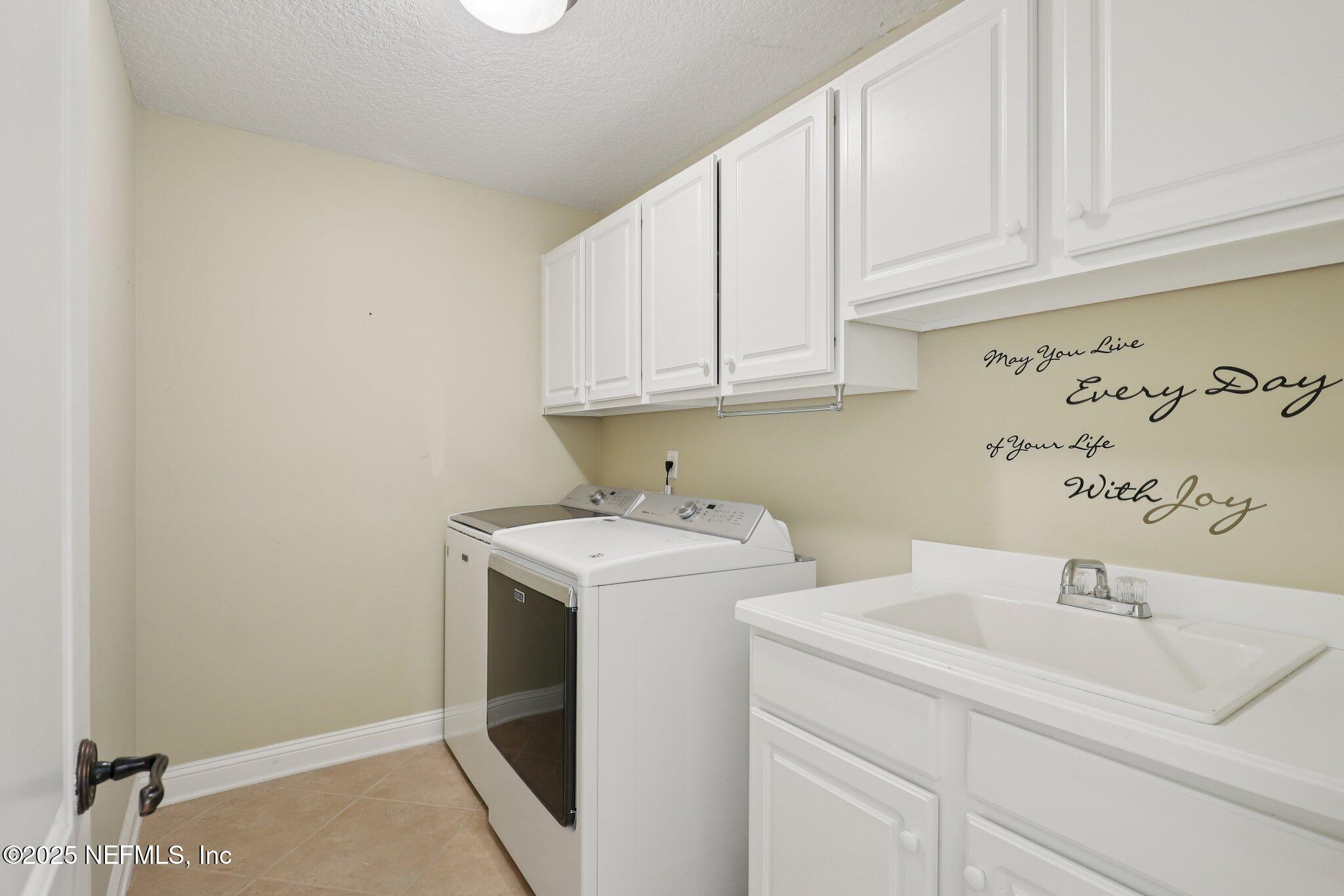 1113 DANDRIDGE Lane E