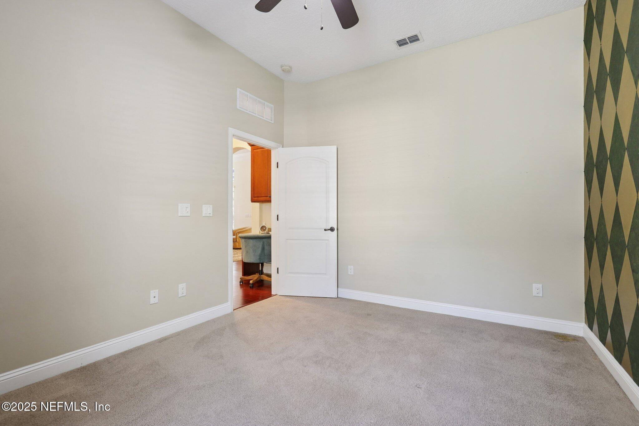 1113 DANDRIDGE Lane E