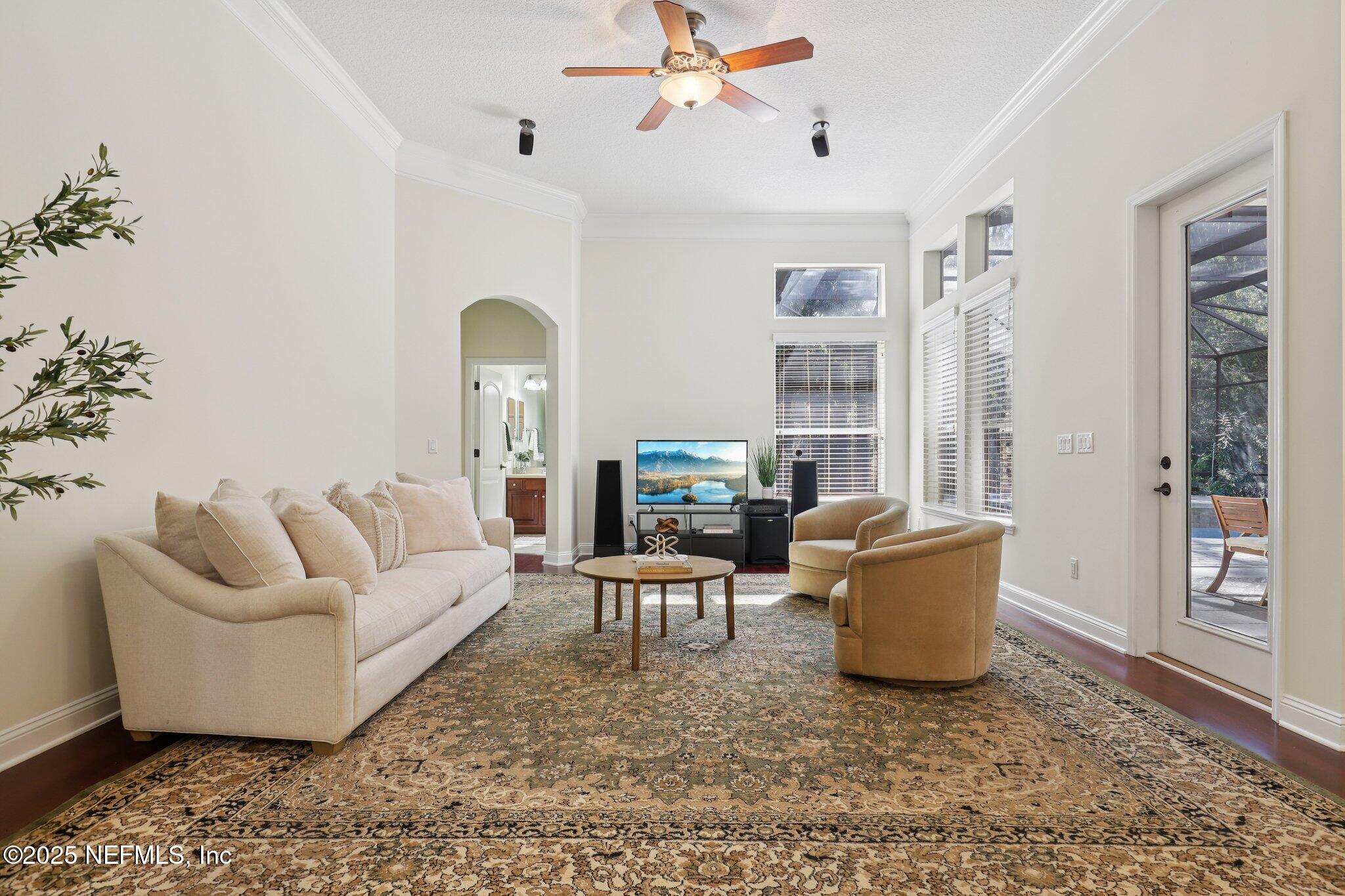 1113 DANDRIDGE Lane E