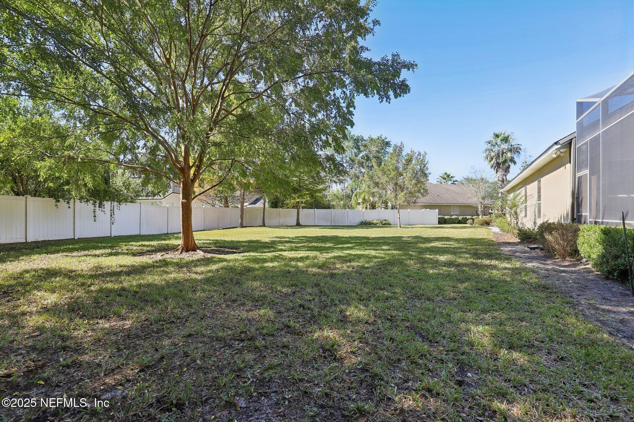 1113 DANDRIDGE Lane E