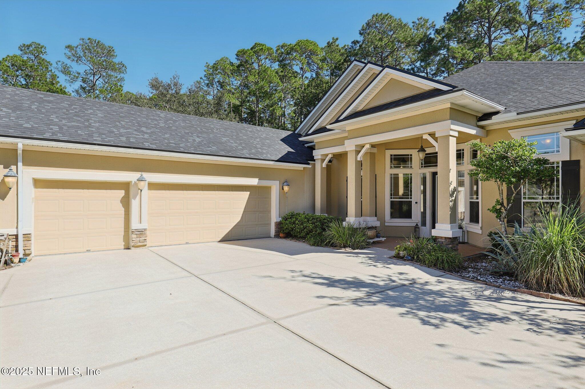 1113 DANDRIDGE Lane E