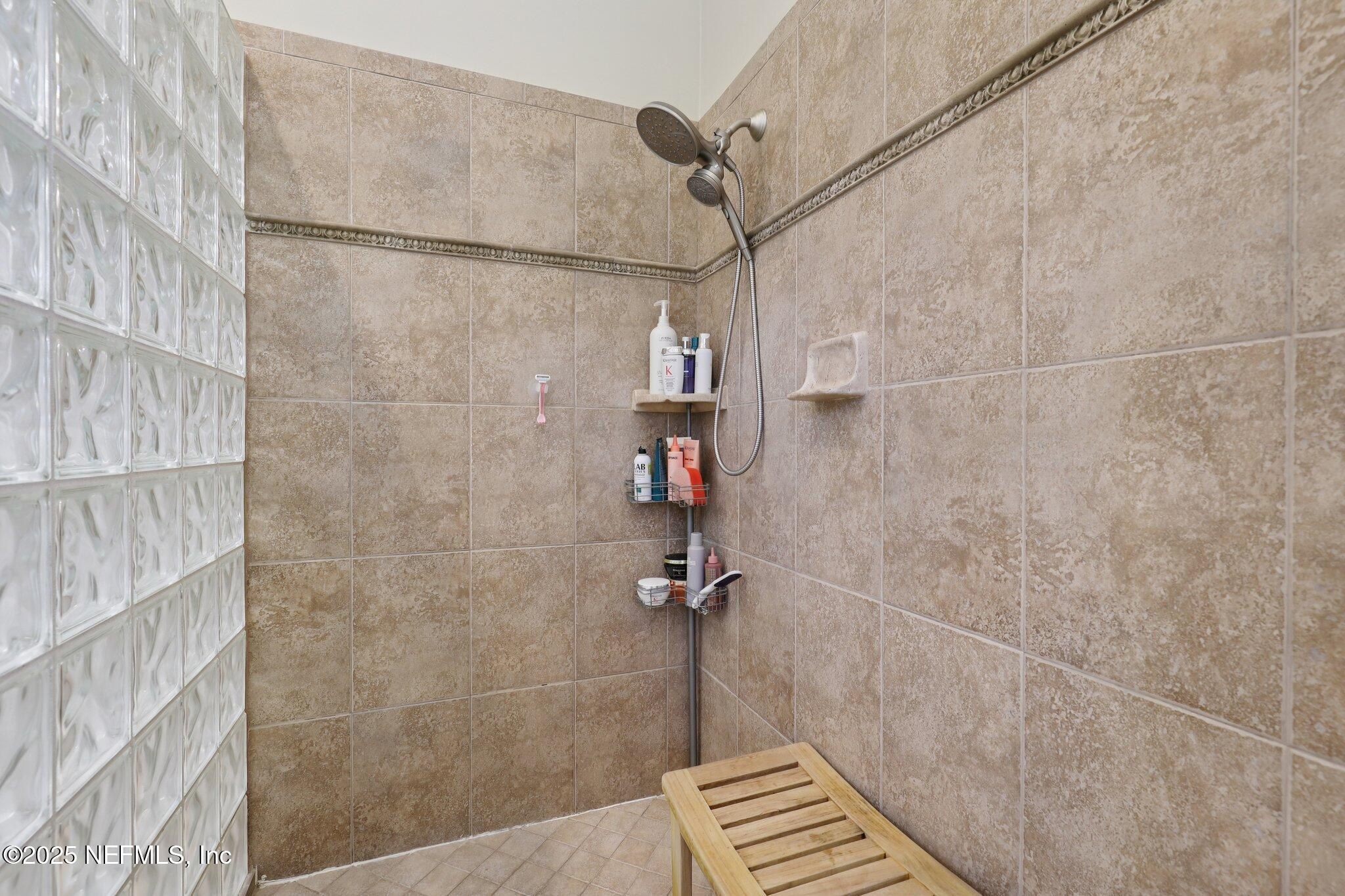 1113 DANDRIDGE Lane E