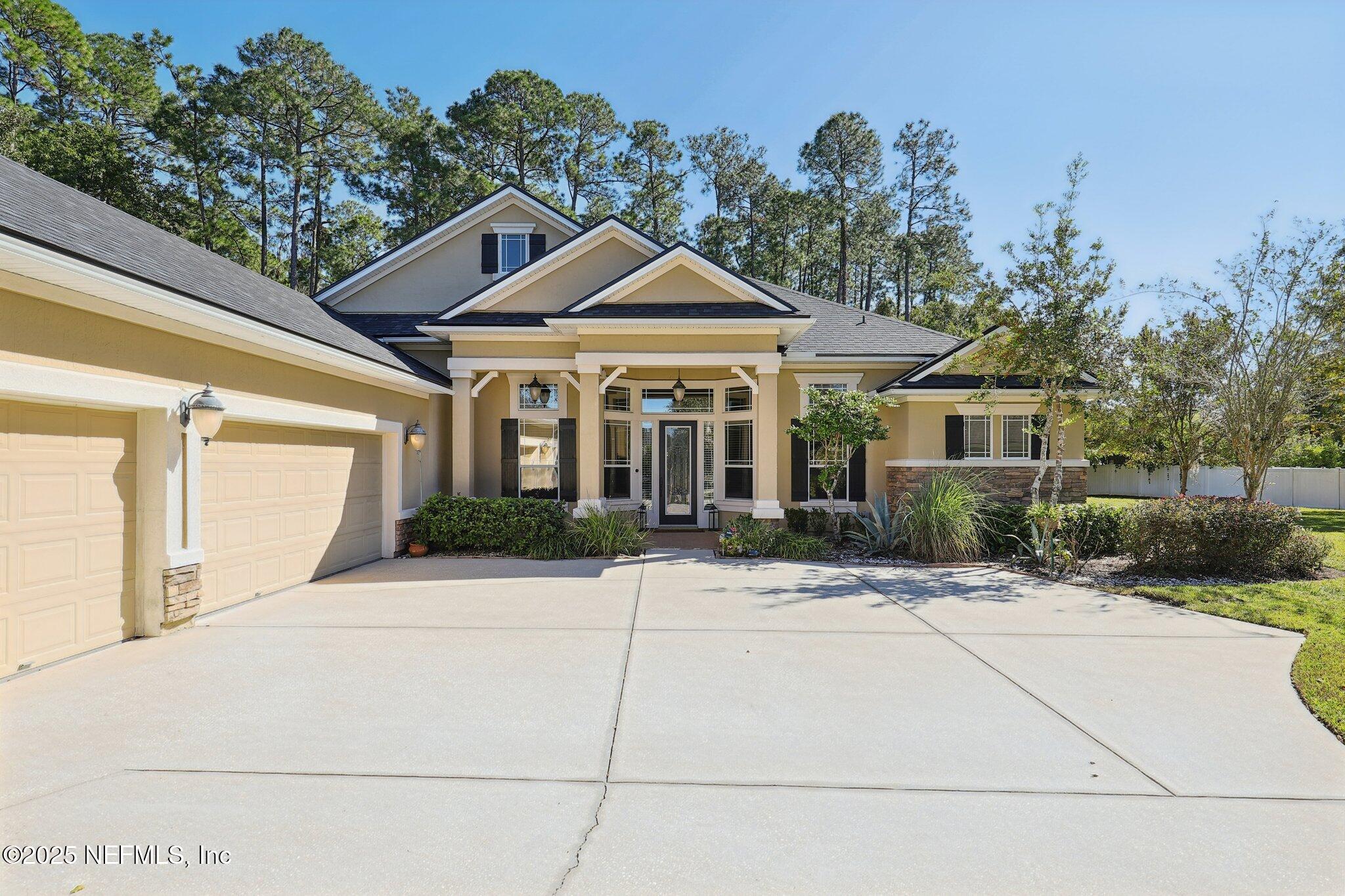 1113 DANDRIDGE Lane E