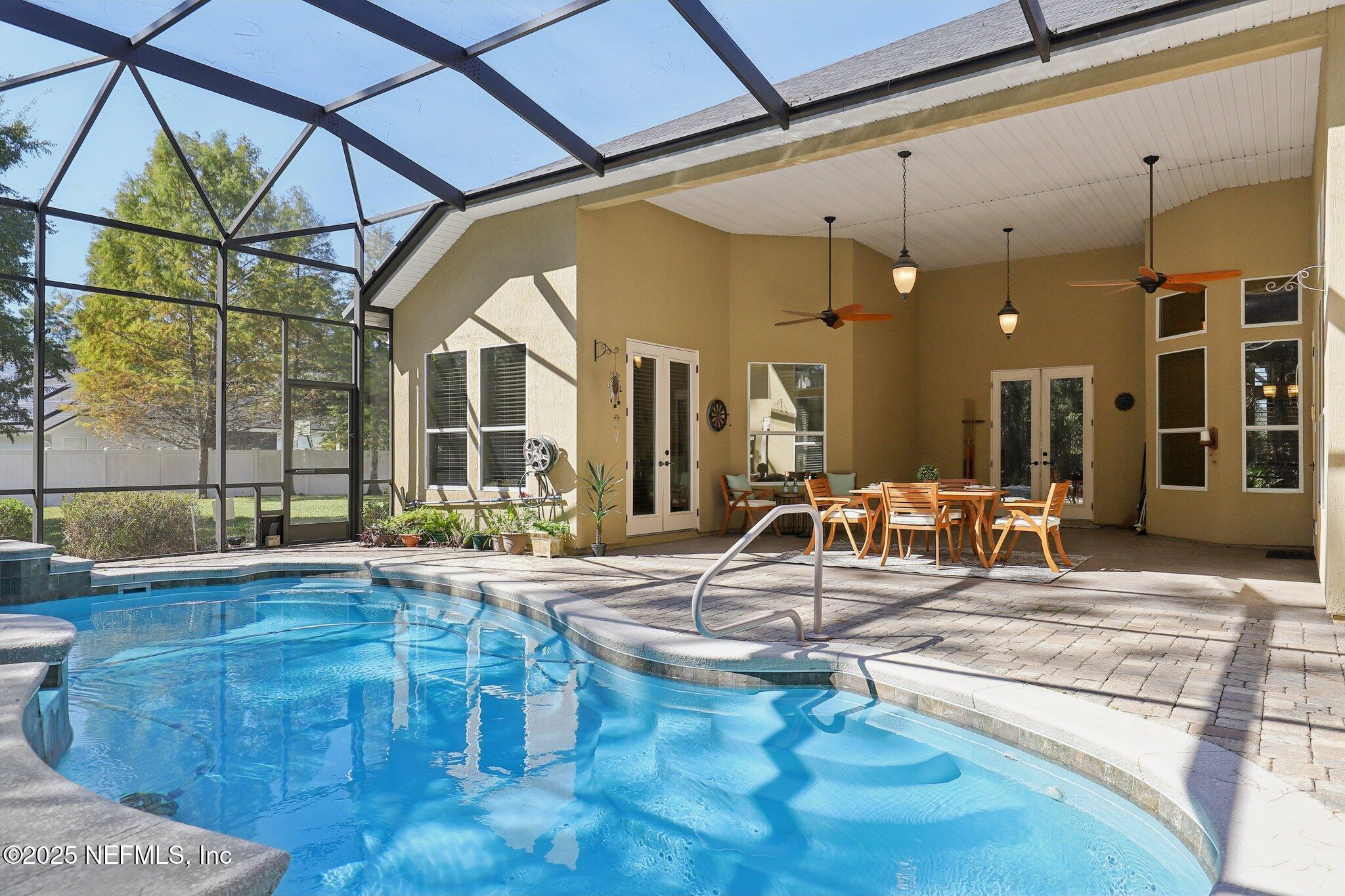 1113 DANDRIDGE Lane E