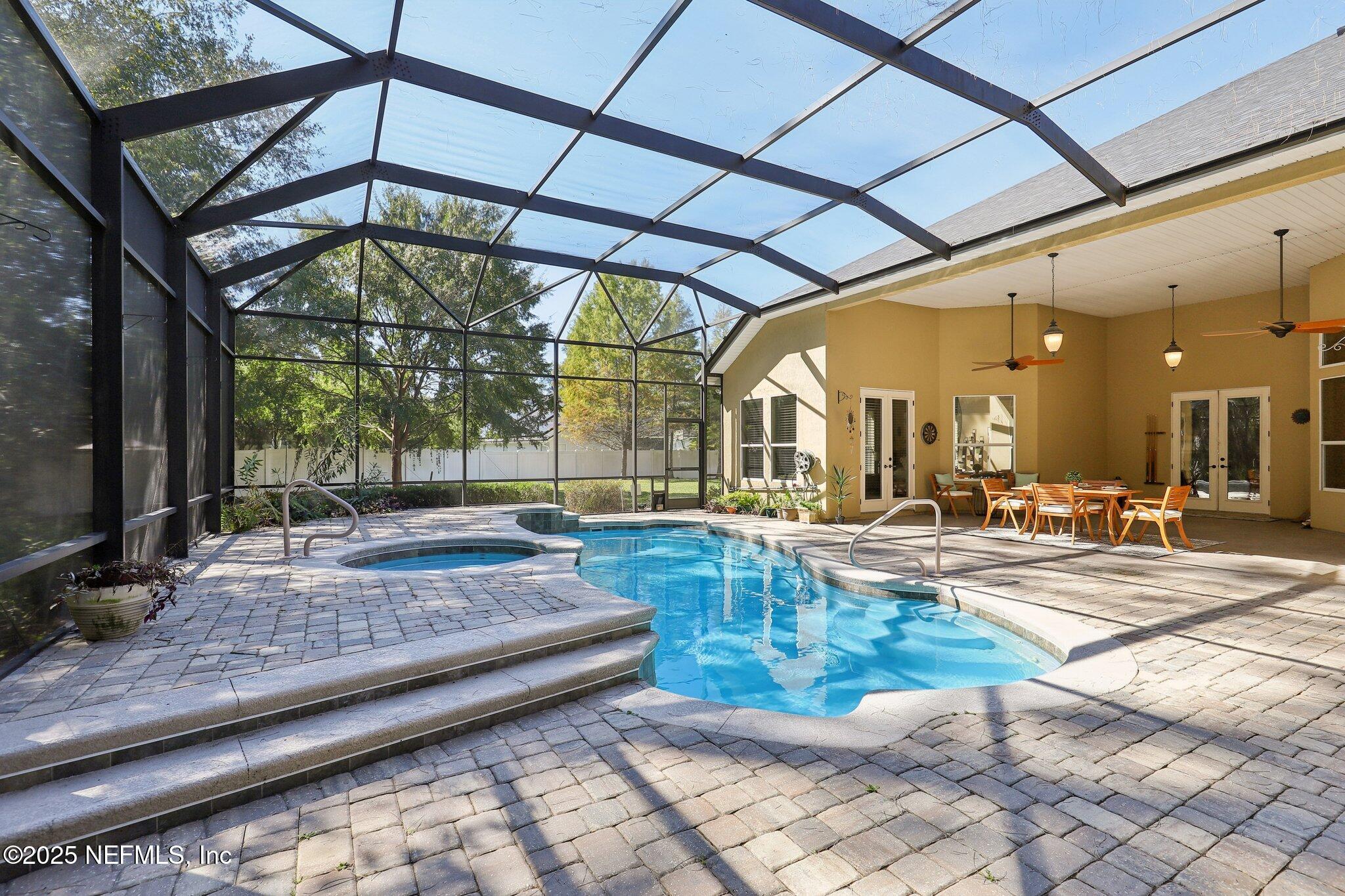 1113 DANDRIDGE Lane E