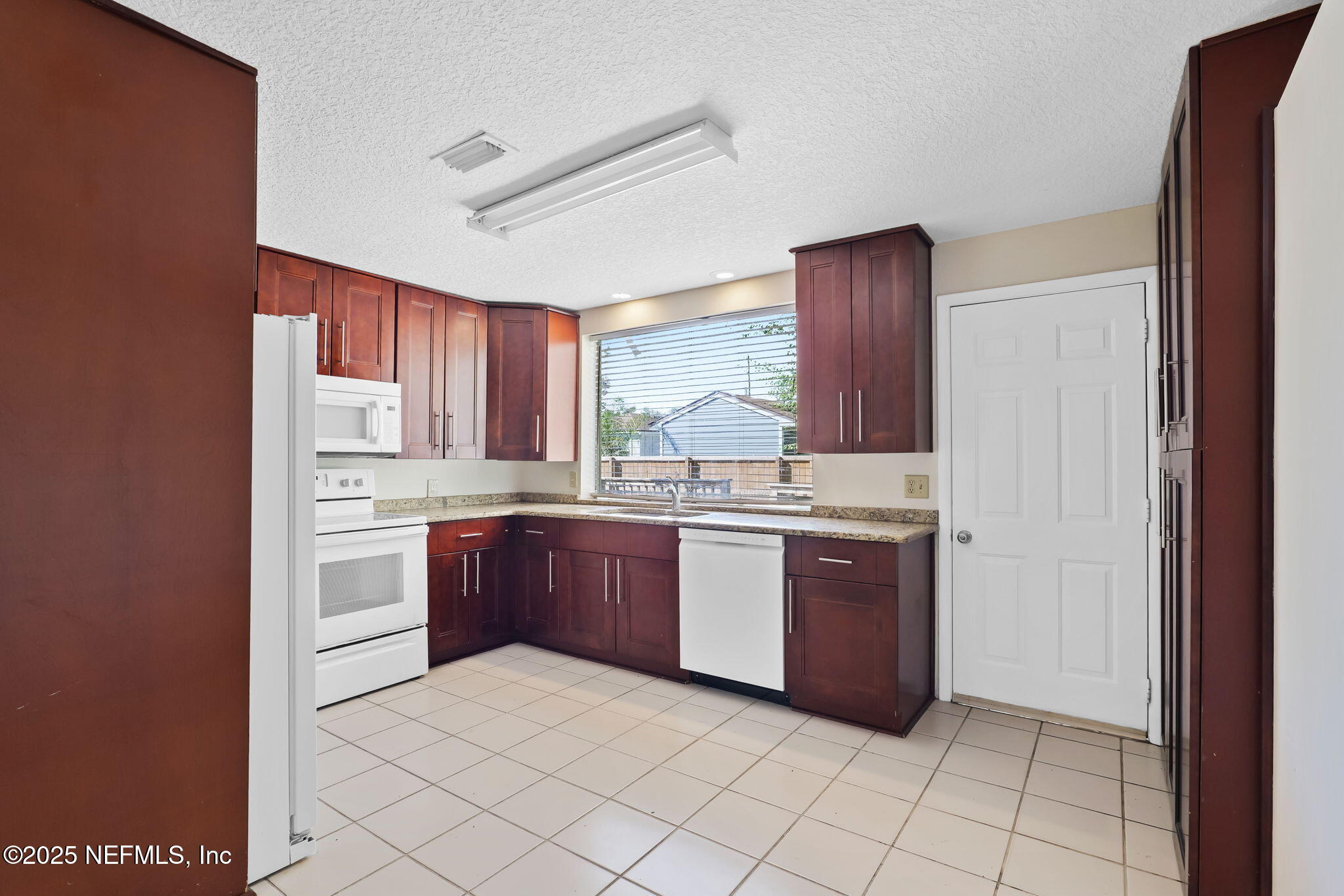 4218 ROSEWOOD Avenue