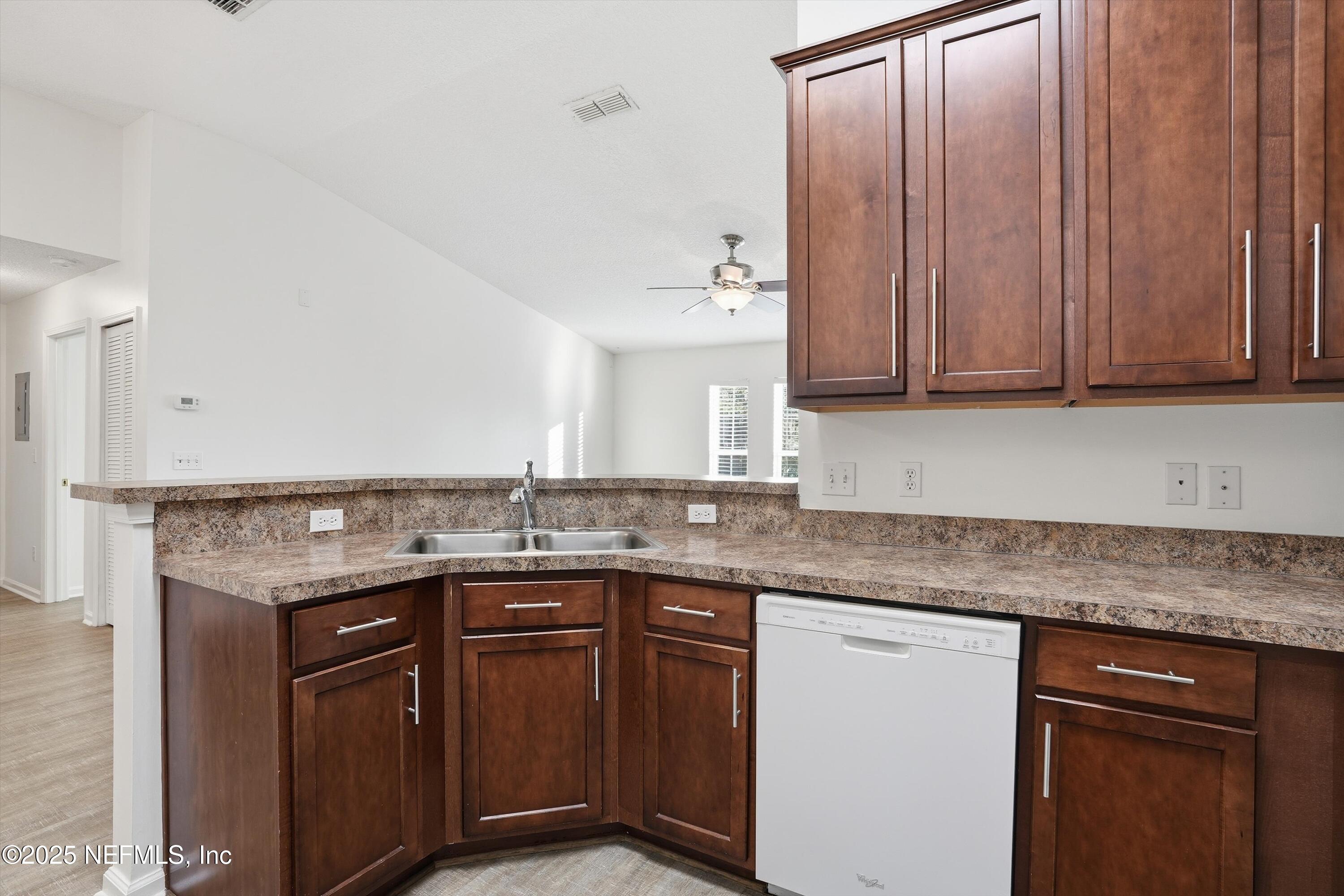 57 JARDIN DE MER Place, 57